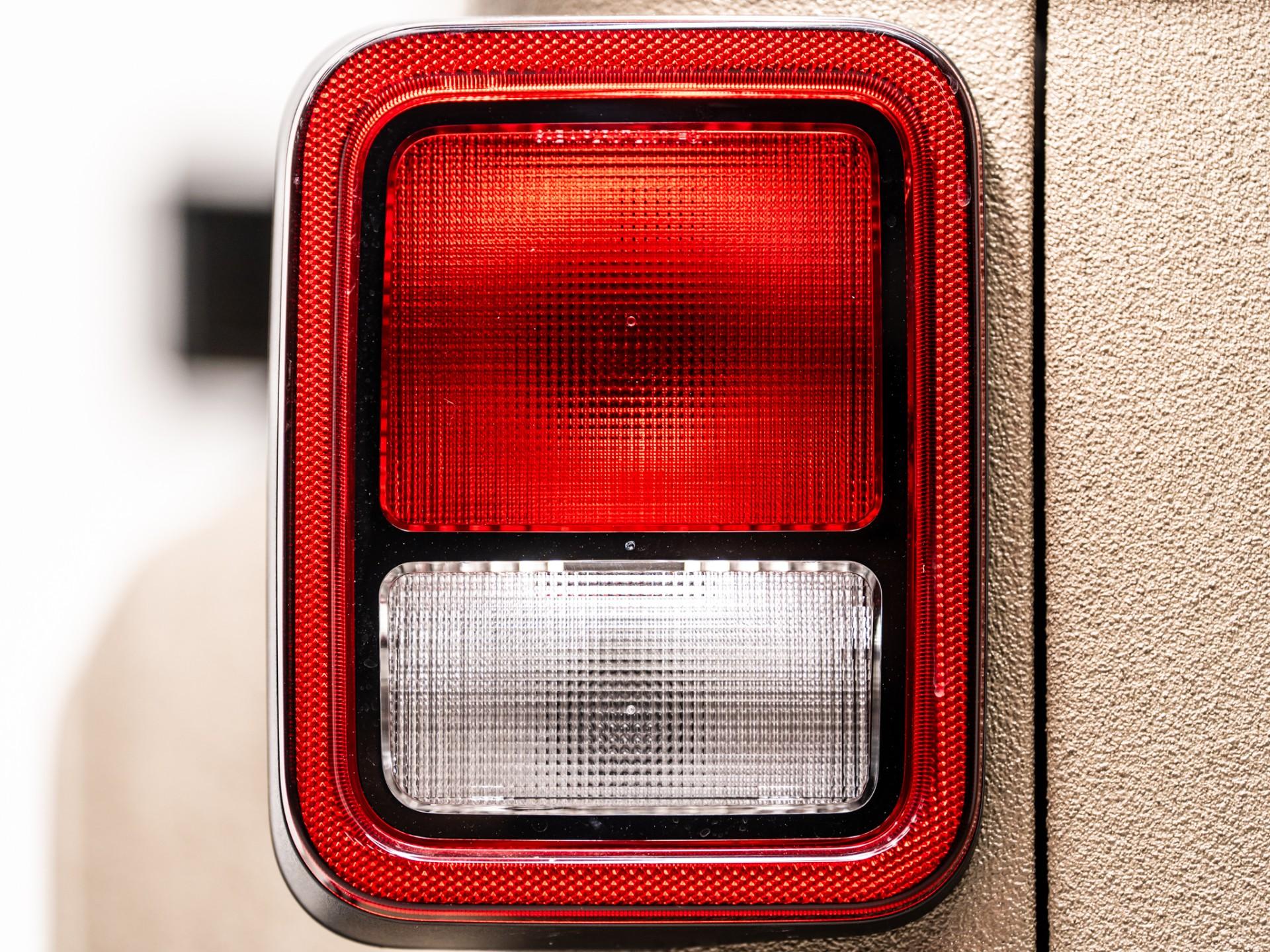 2026 JEEP GLADIATOR 4X4 in Tan, photo 15 of 60