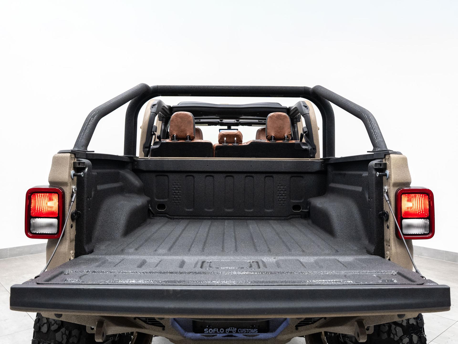 2026 JEEP GLADIATOR 4X4 in Tan, photo 24 of 59