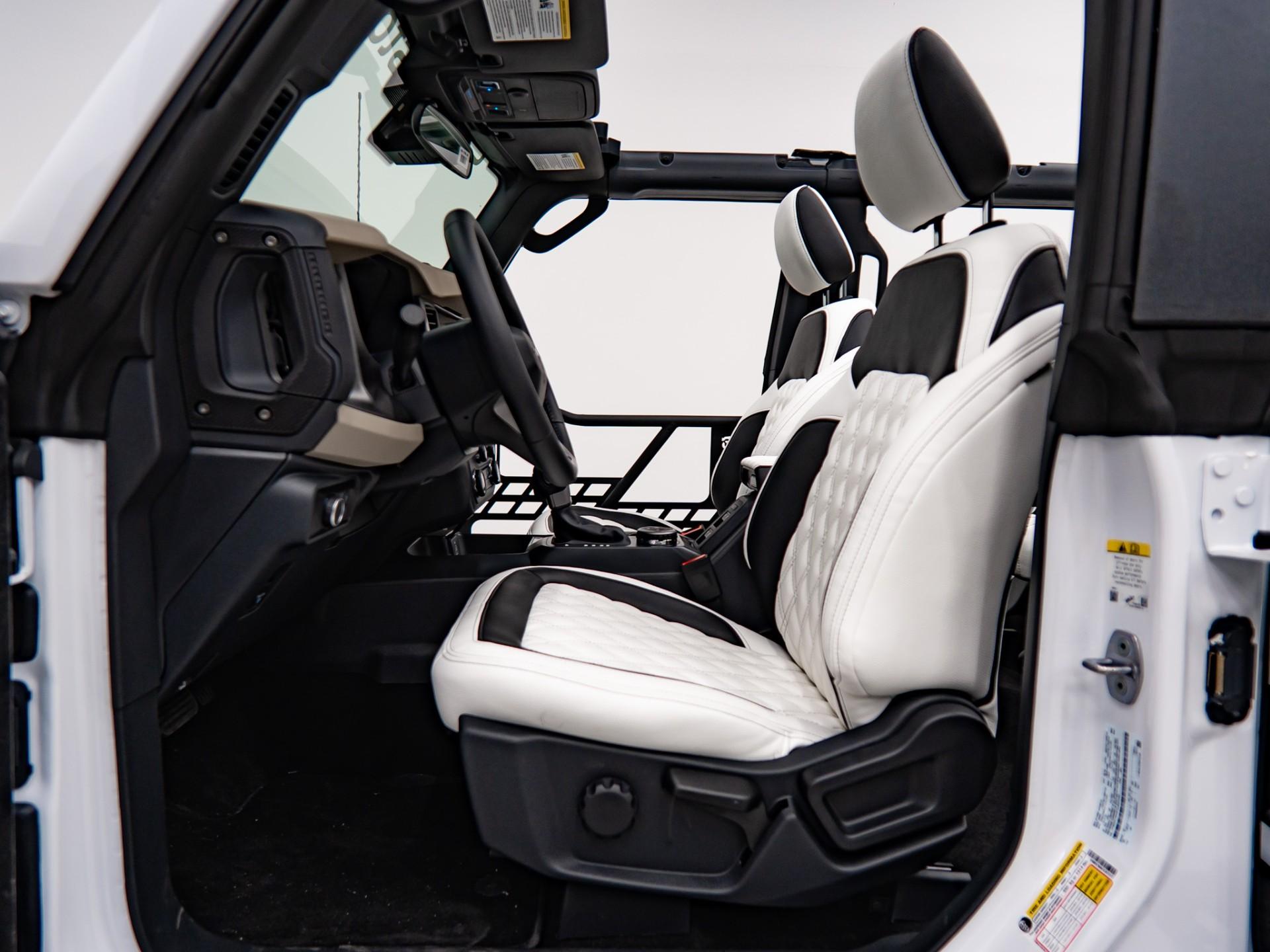 2026 FORD BRONCO 4X4 in Oxford White, photo 22 of 52