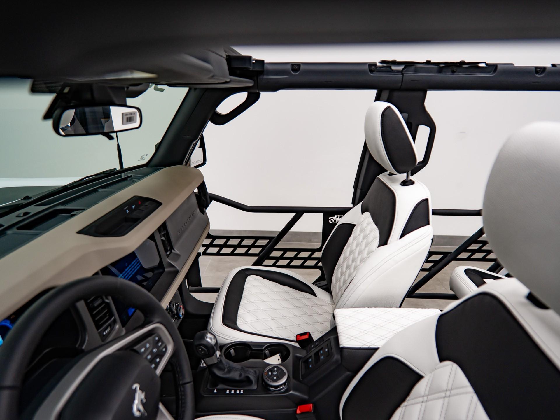2026 FORD BRONCO 4X4 in Oxford White, photo 24 of 52