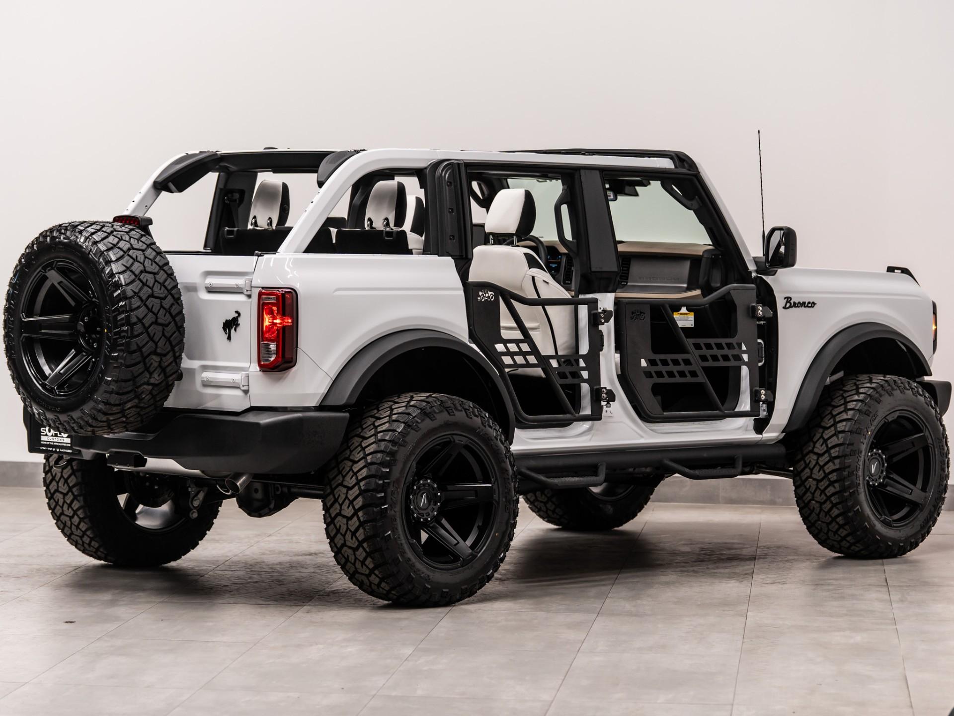 2026 FORD BRONCO 4X4 in Oxford White, photo 13 of 52