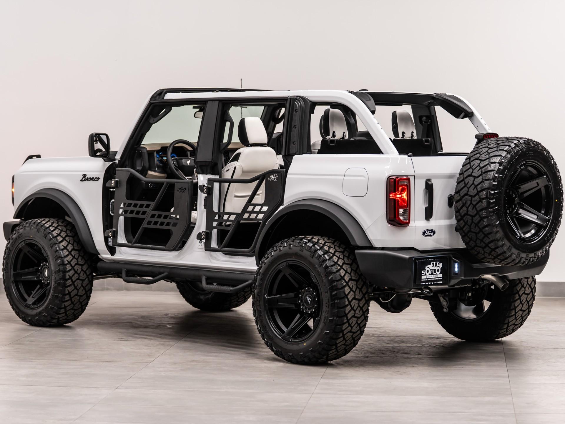 2026 FORD BRONCO 4X4 in Oxford White, photo 14 of 52