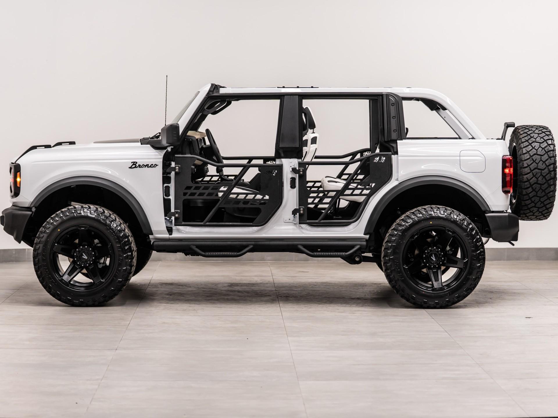 2026 FORD BRONCO 4X4 in Oxford White, photo 15 of 52