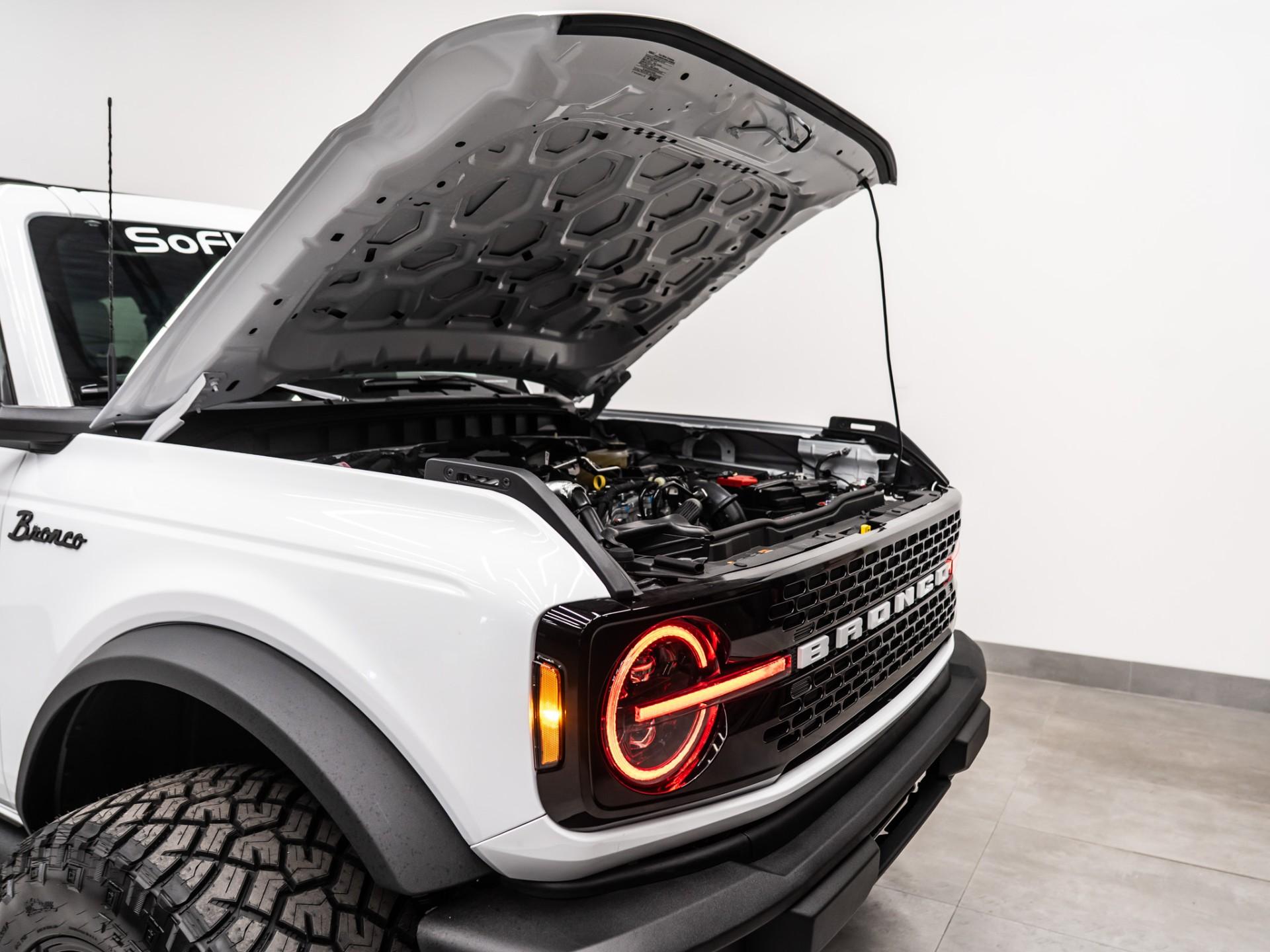 2026 FORD BRONCO 4X4 in Oxford White, photo 36 of 52