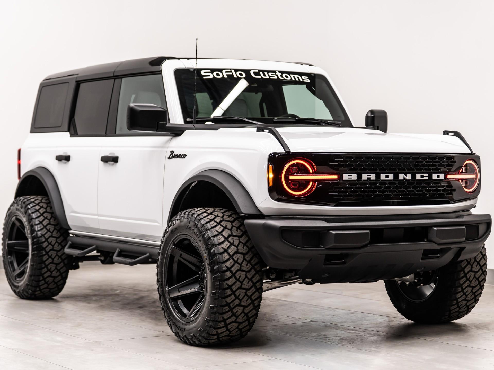 2026 FORD BRONCO 4X4 in Oxford White, photo 5 of 52