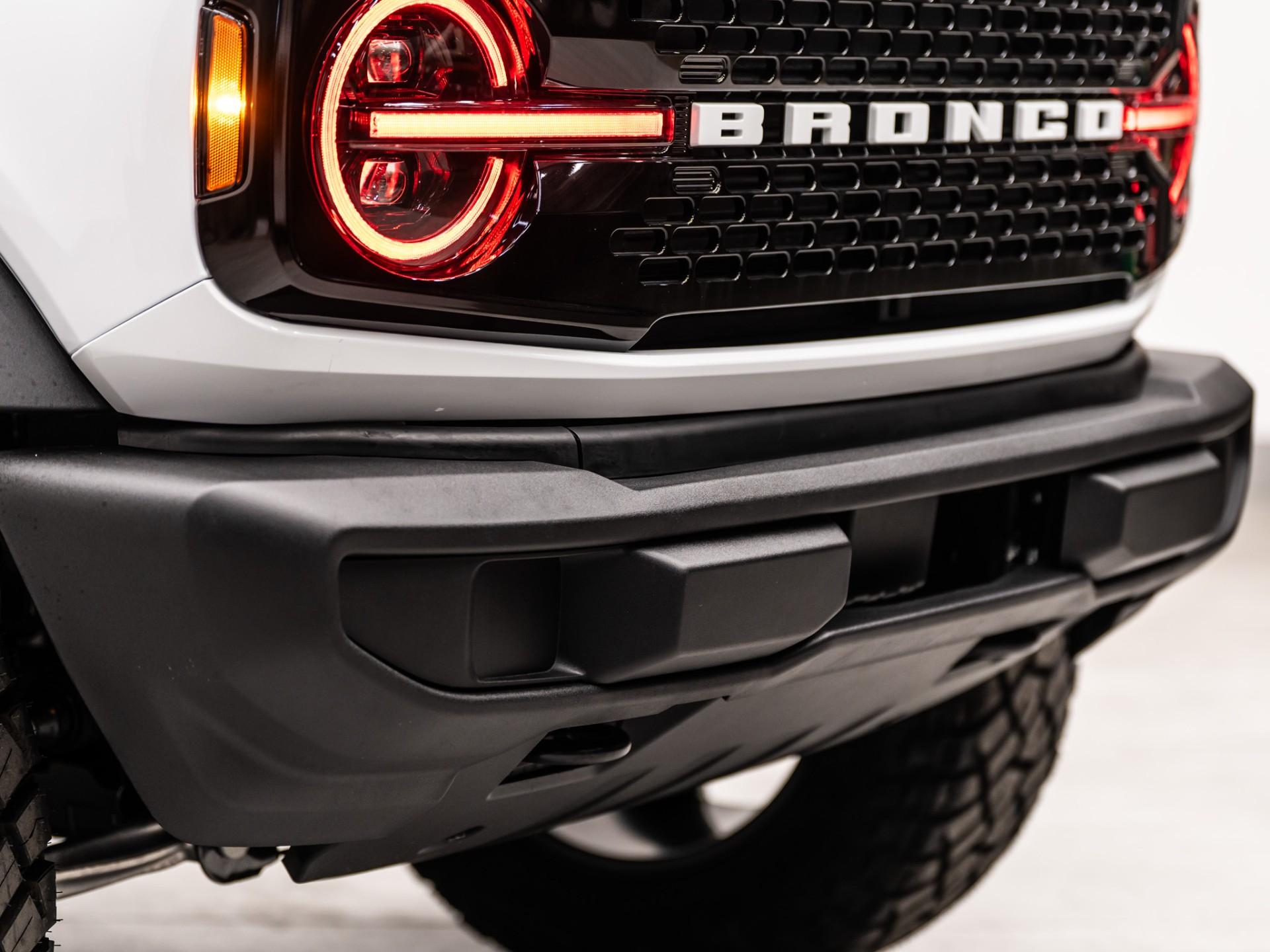 2026 FORD BRONCO 4X4 in Oxford White, photo 40 of 52