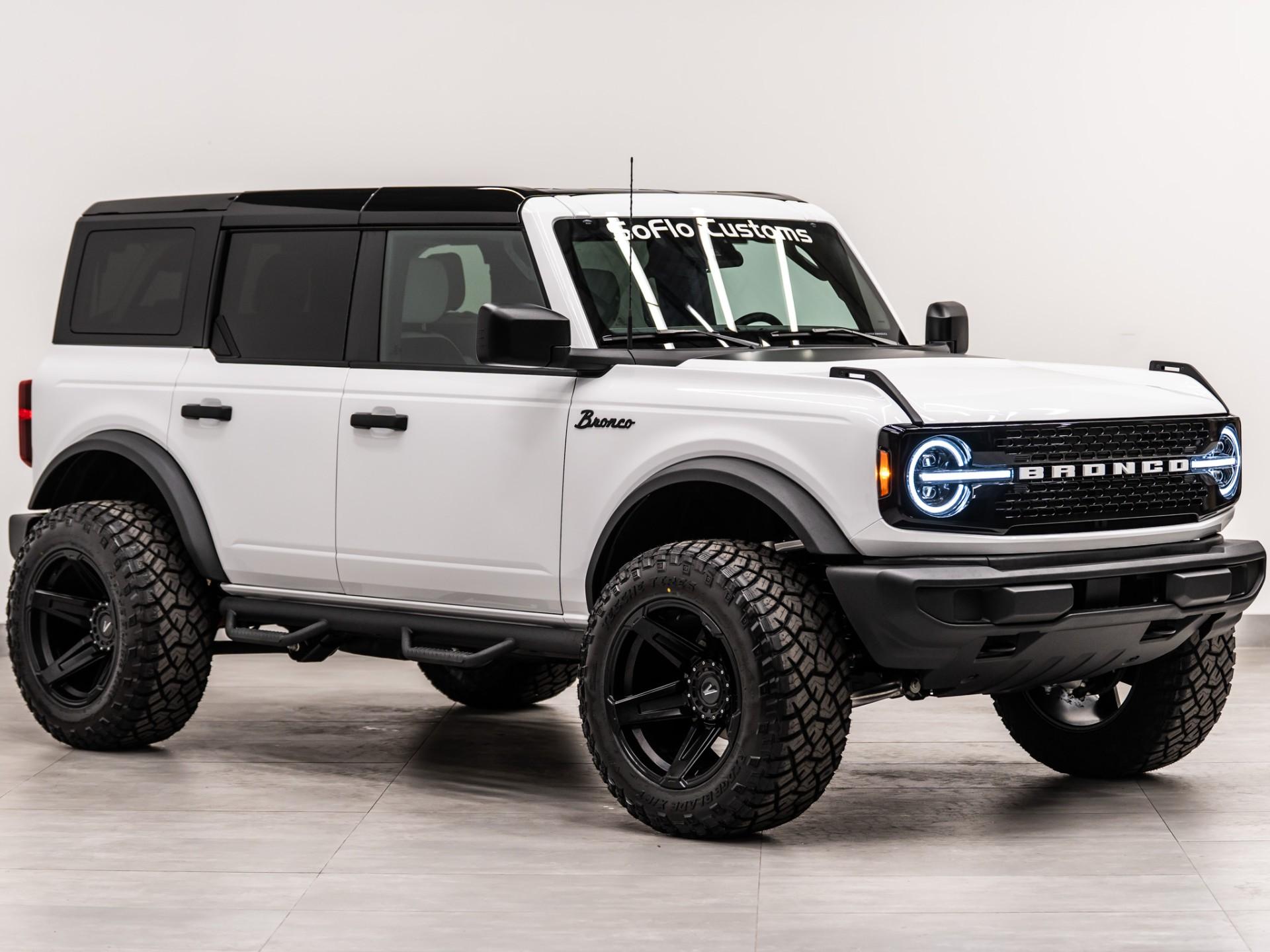 2026 FORD BRONCO 4X4 in Oxford White, photo 6 of 52