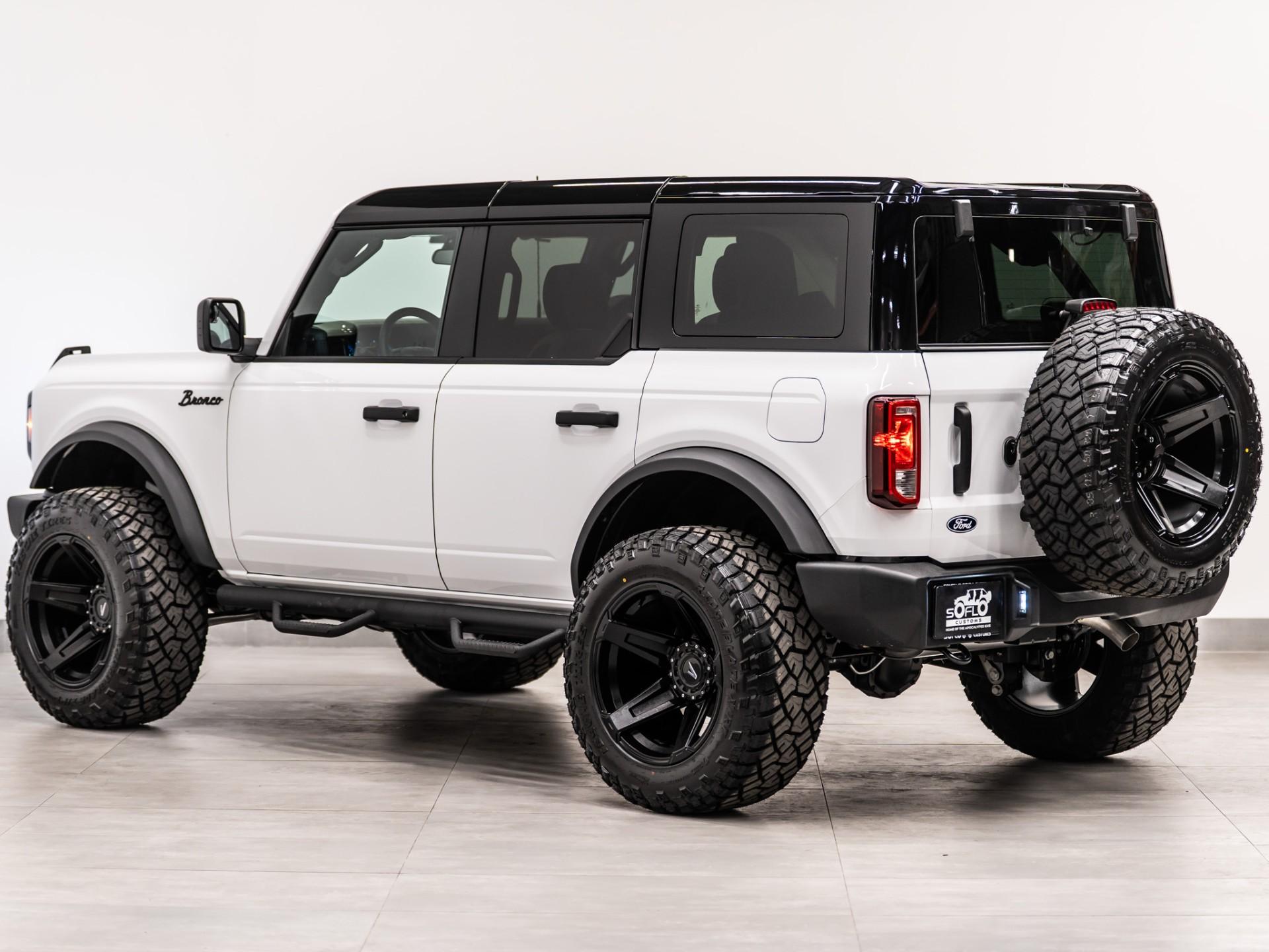 2026 FORD BRONCO 4X4 in Oxford White, photo 10 of 52