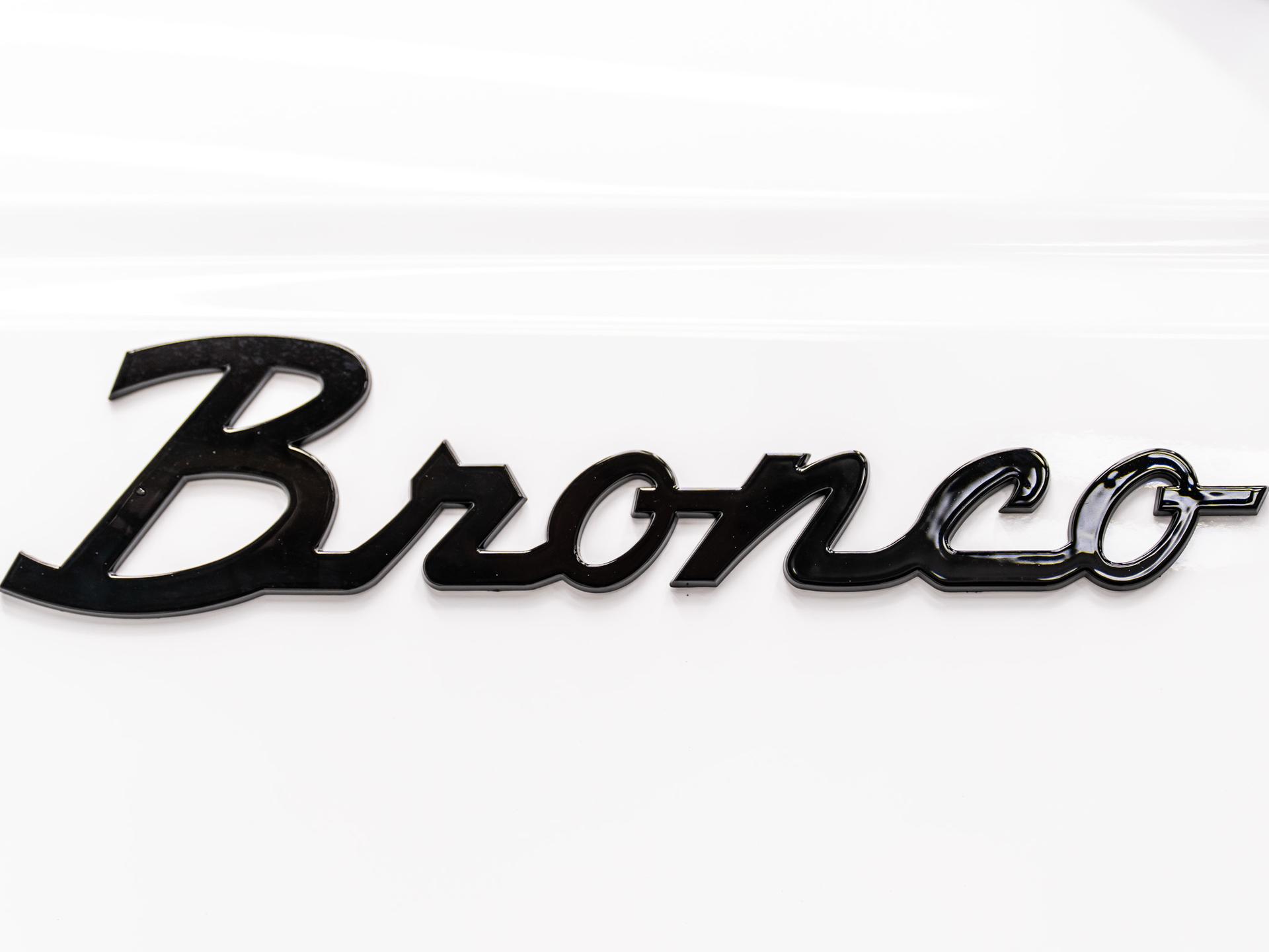 2026 FORD BRONCO 4X4 in Oxford White, photo 49 of 52