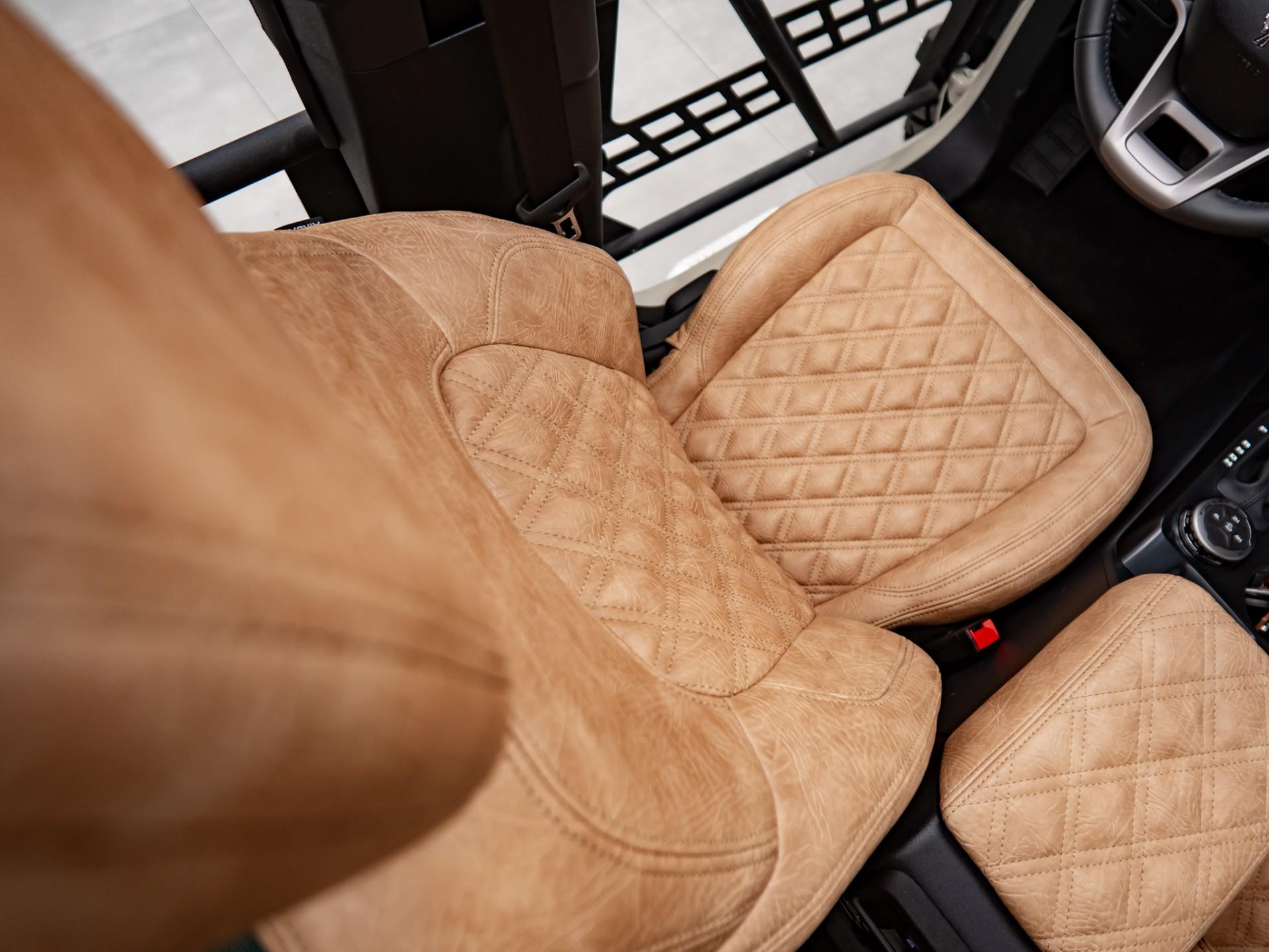 2026 FORD BRONCO 4X4 in Tan, photo 17 of 54