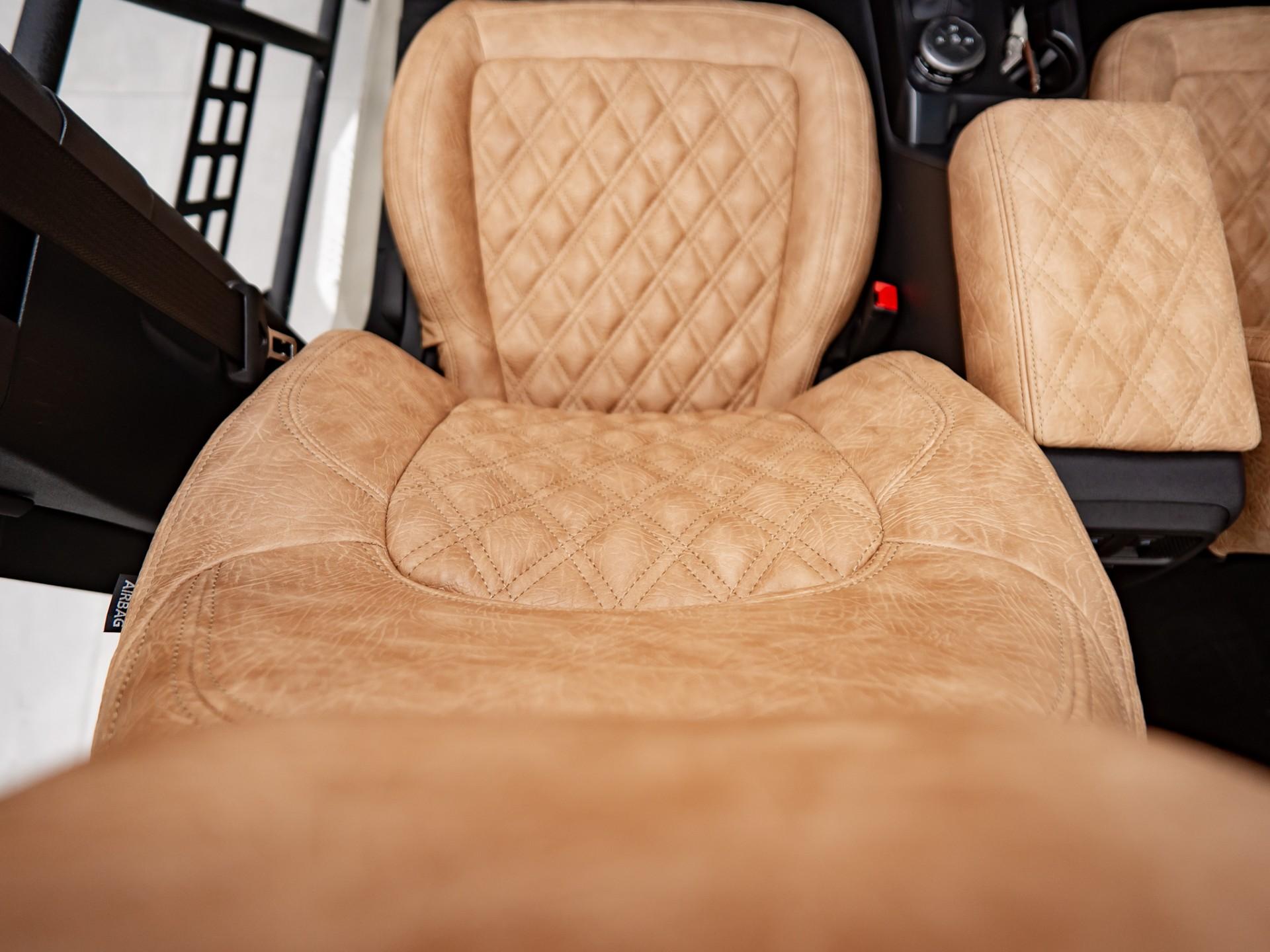 2026 FORD BRONCO 4X4 in Tan, photo 18 of 54