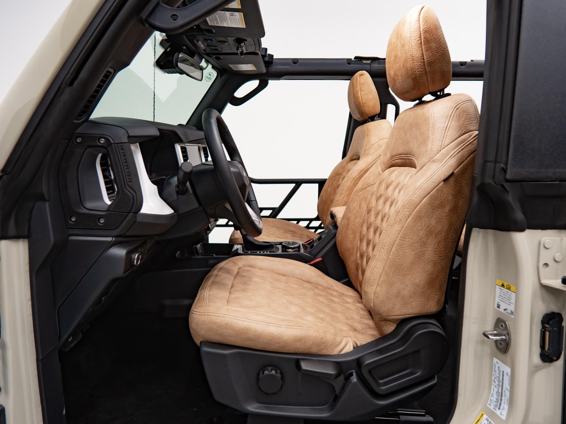 2026 FORD BRONCO 4X4 in Tan, photo 19 of 54