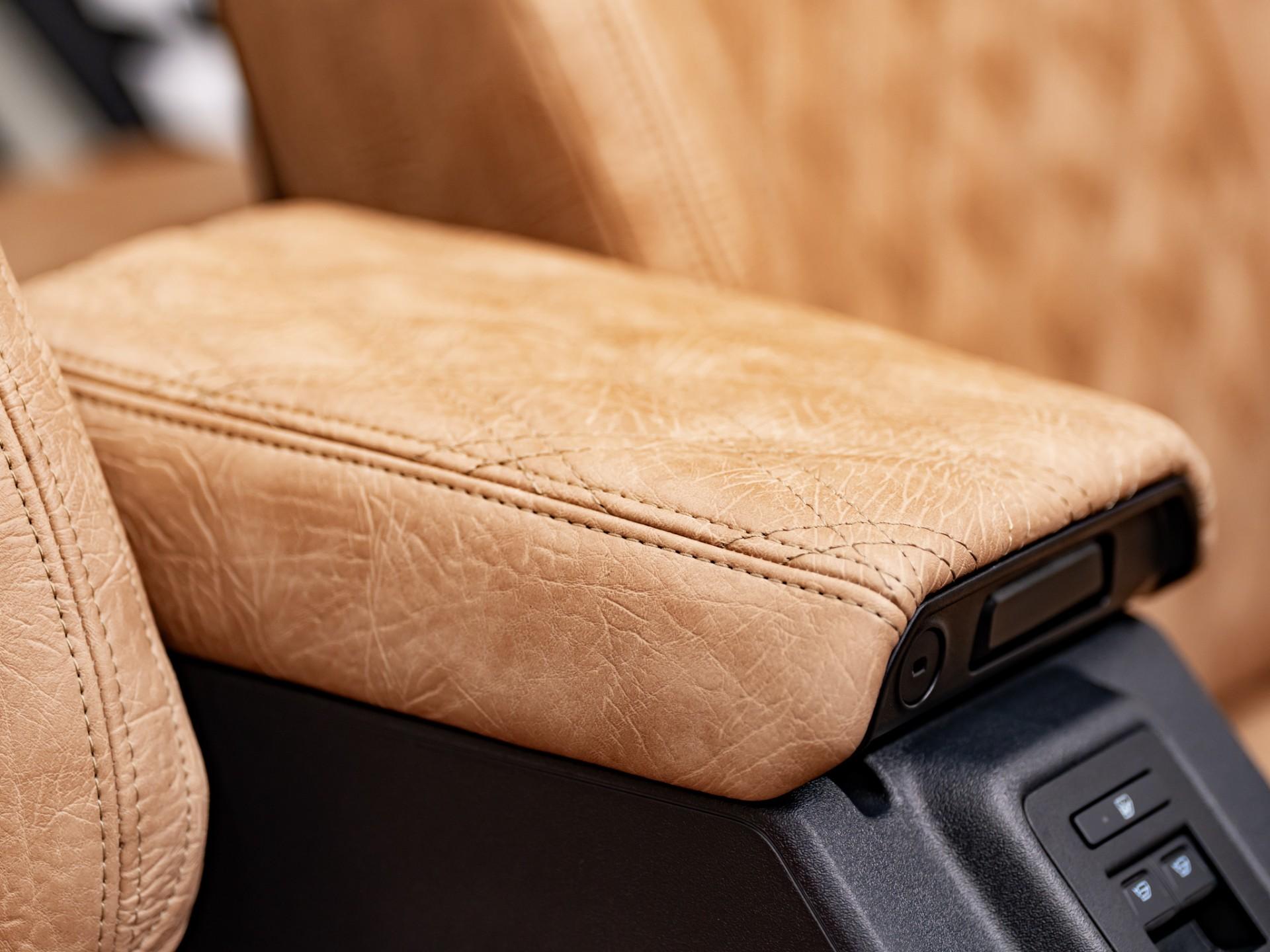 2026 FORD BRONCO 4X4 in Tan, photo 28 of 54