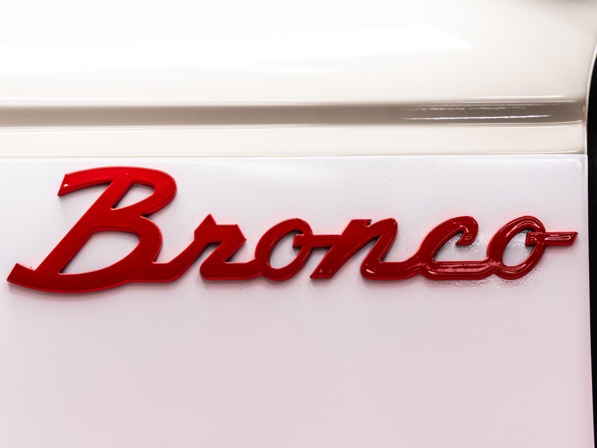 2026 FORD BRONCO 4X4 in Tan, photo 42 of 54