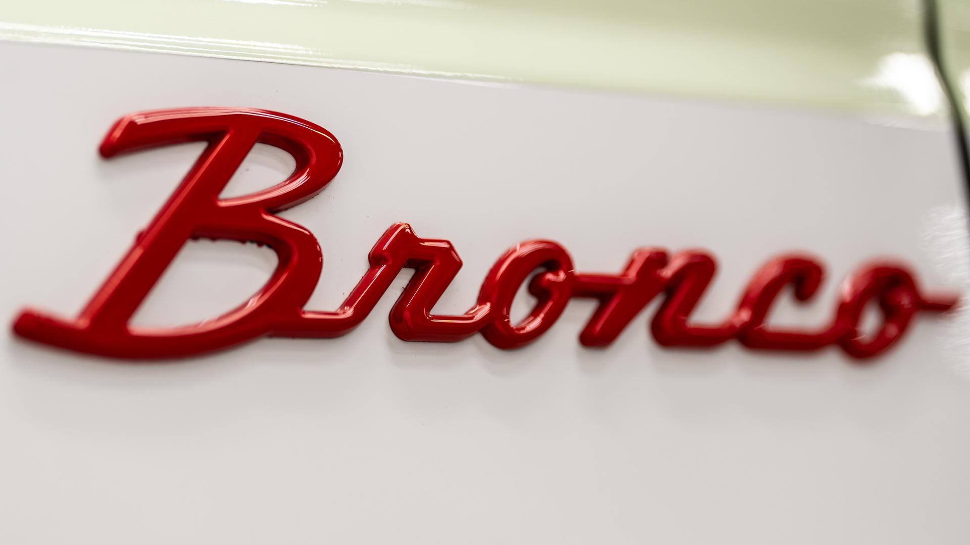 2026 FORD BRONCO 4X4 in Green, photo 19 of 45