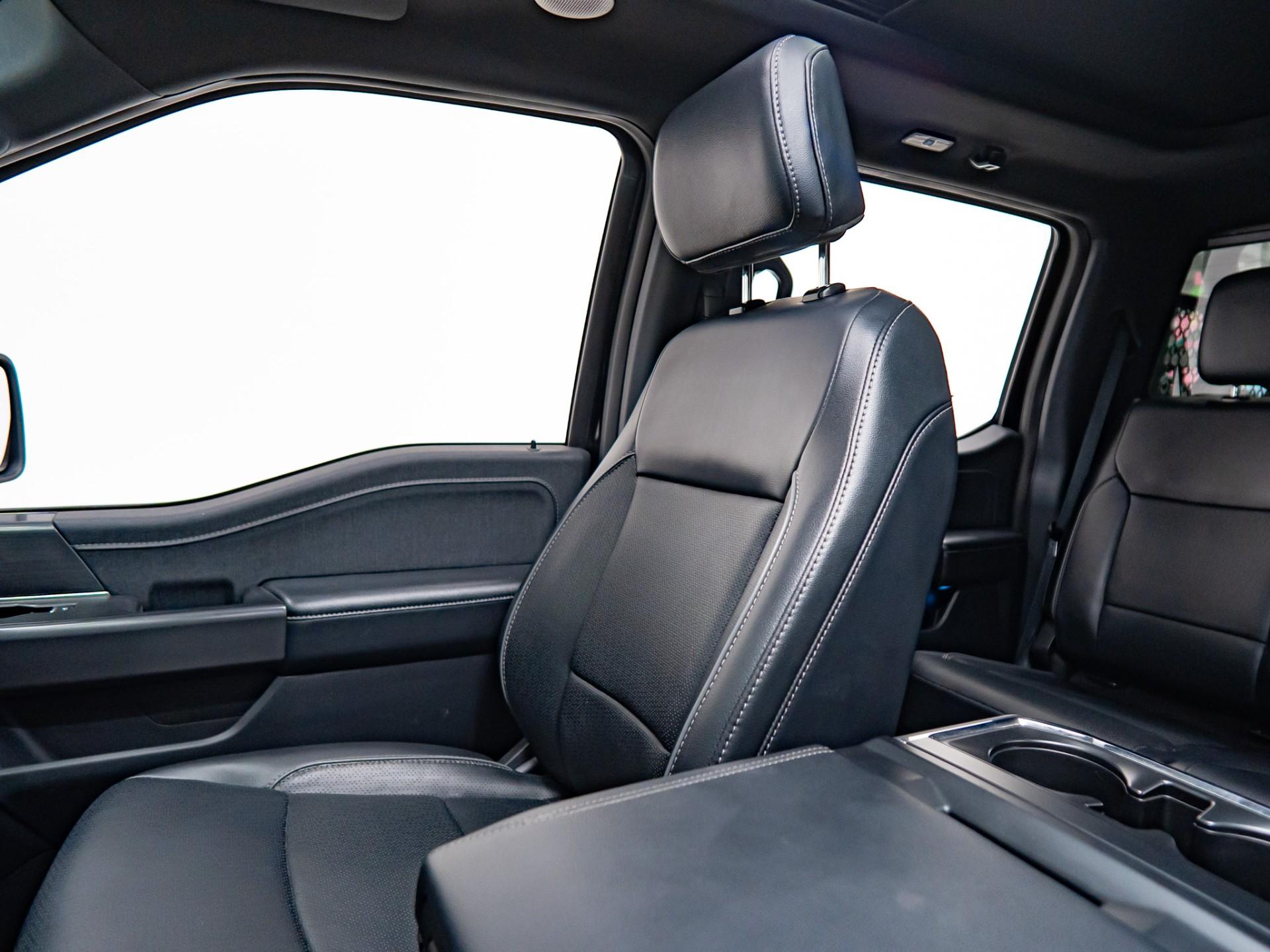 2024 FORD F-150 LARIAT in Agate Black Metallic, photo 32 of 52