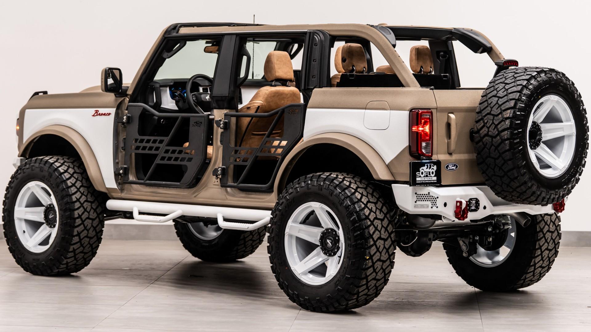 2025 FORD BRONCO in Tan, photo 31 of 58