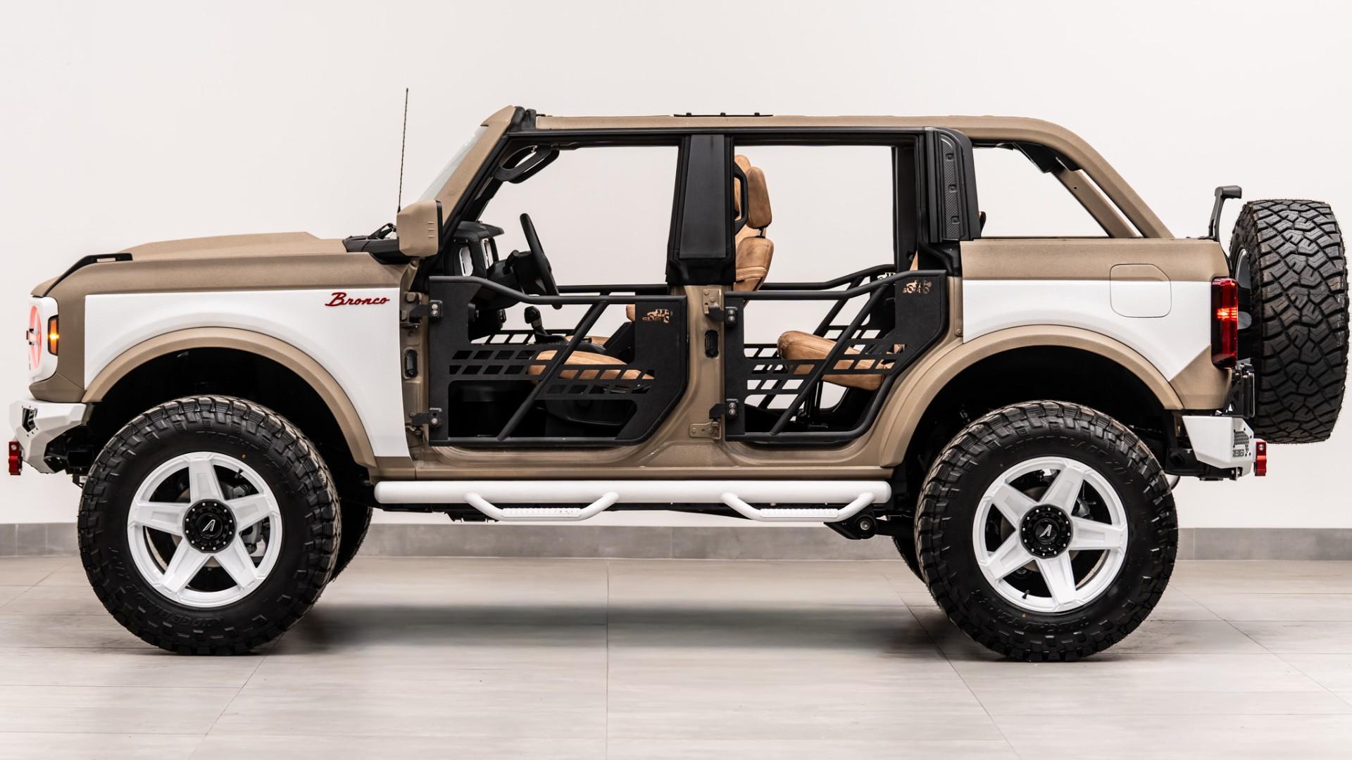 2025 FORD BRONCO in Tan, photo 32 of 58