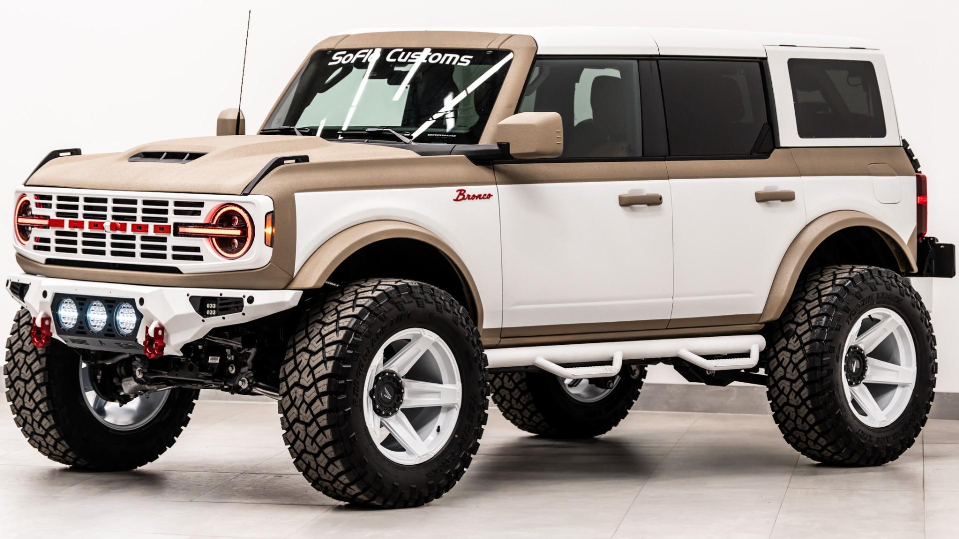 2025 FORD BRONCO in Tan, photo 22 of 58
