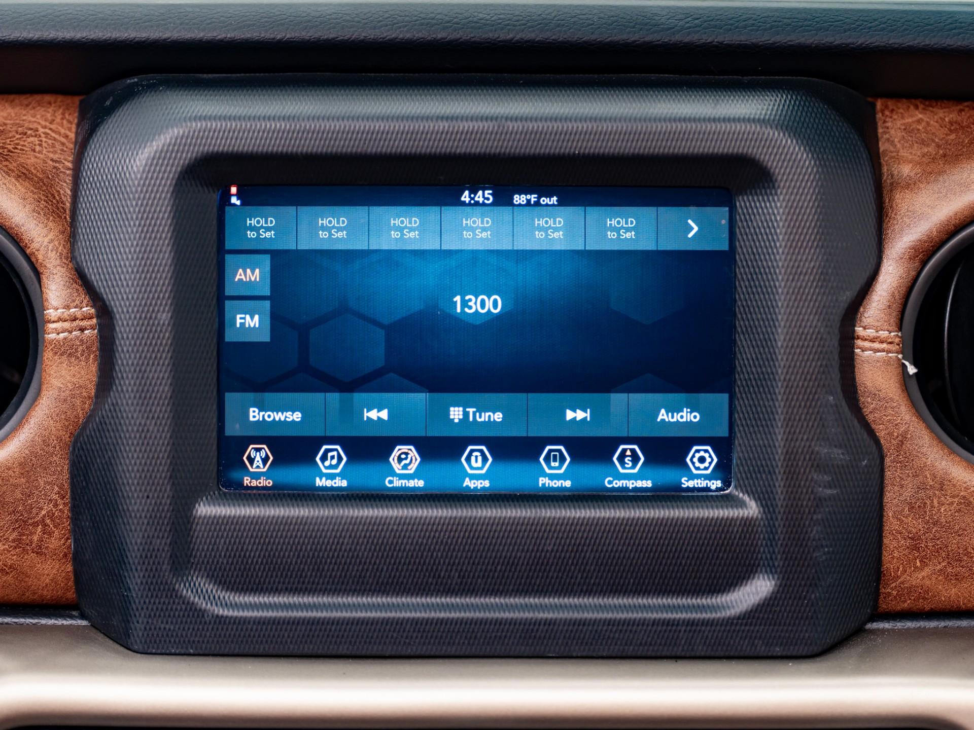2023 JEEP GLADIATOR 4X4 in Green, photo 49 of 55