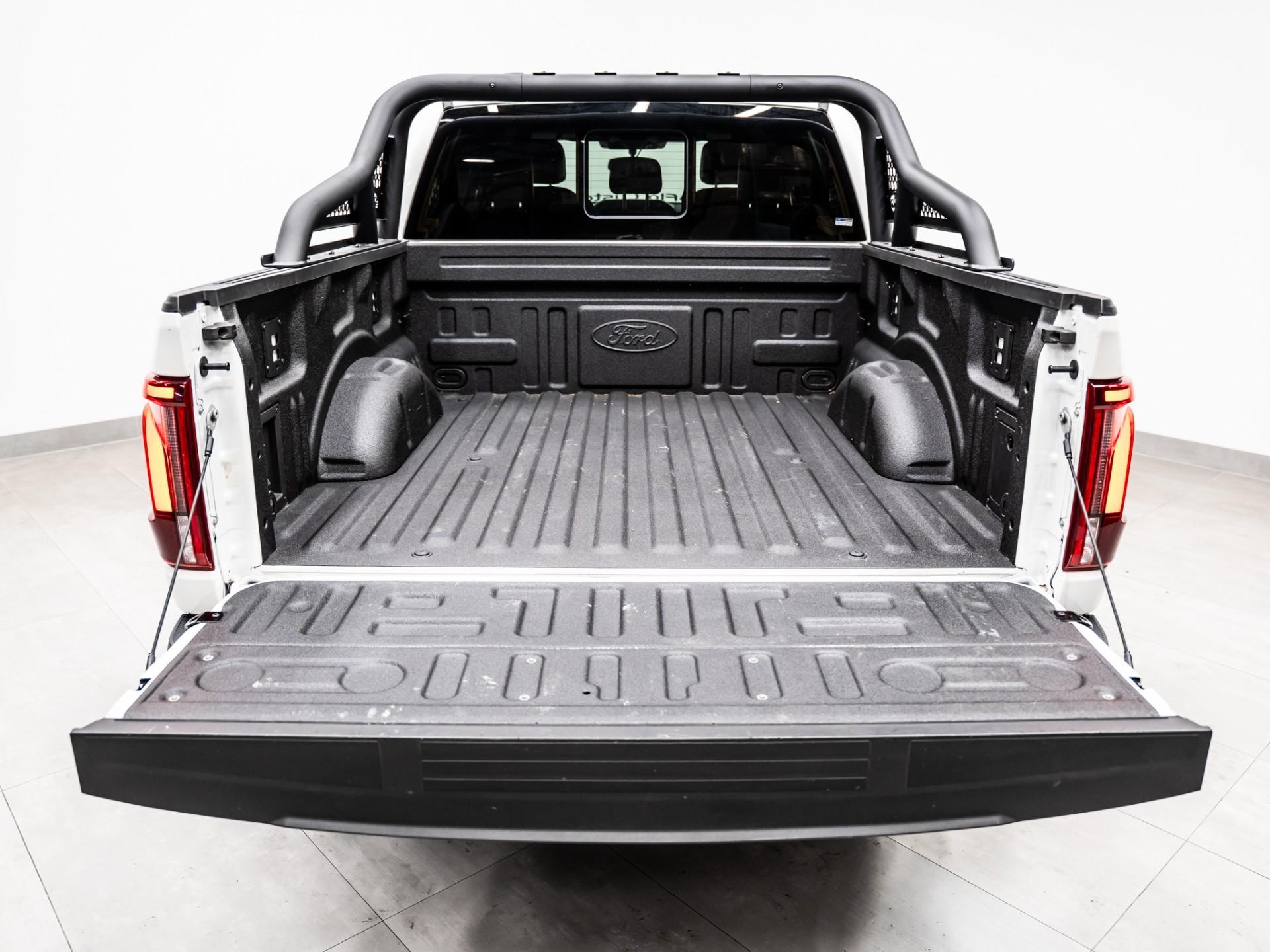 2025 FORD F-150 4X4 LARIAT in Star White Metallic Tri-coat, photo 22 of 50
