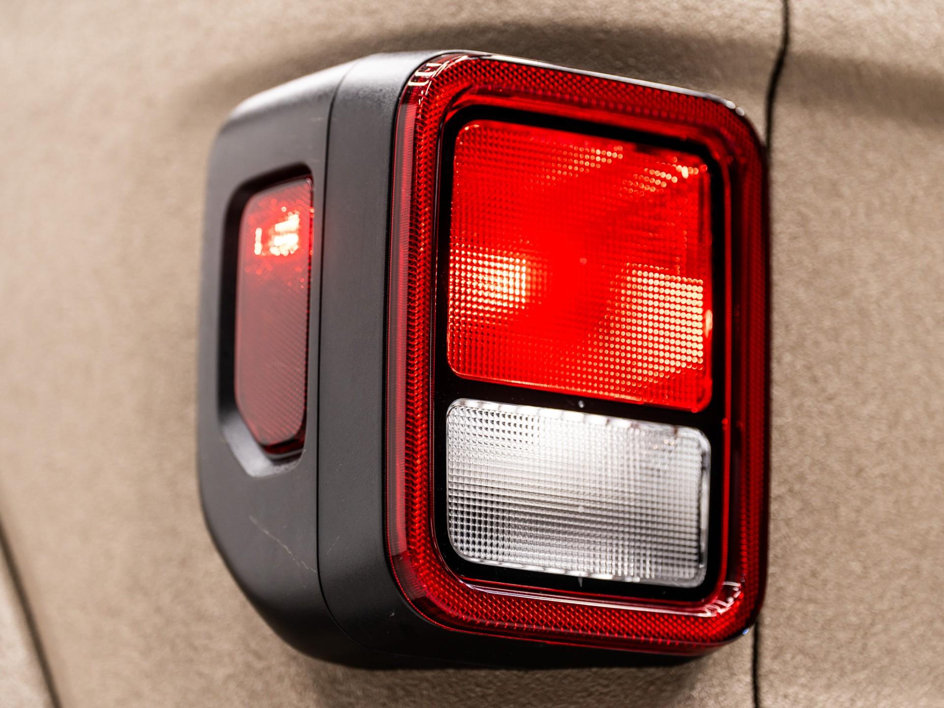 2026 JEEP GLADIATOR 4X4 in Tan, photo 55 of 60