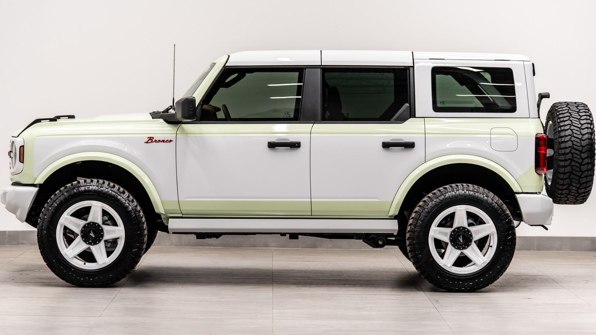 2026 FORD BRONCO 4X4 in Green, photo 13 of 47
