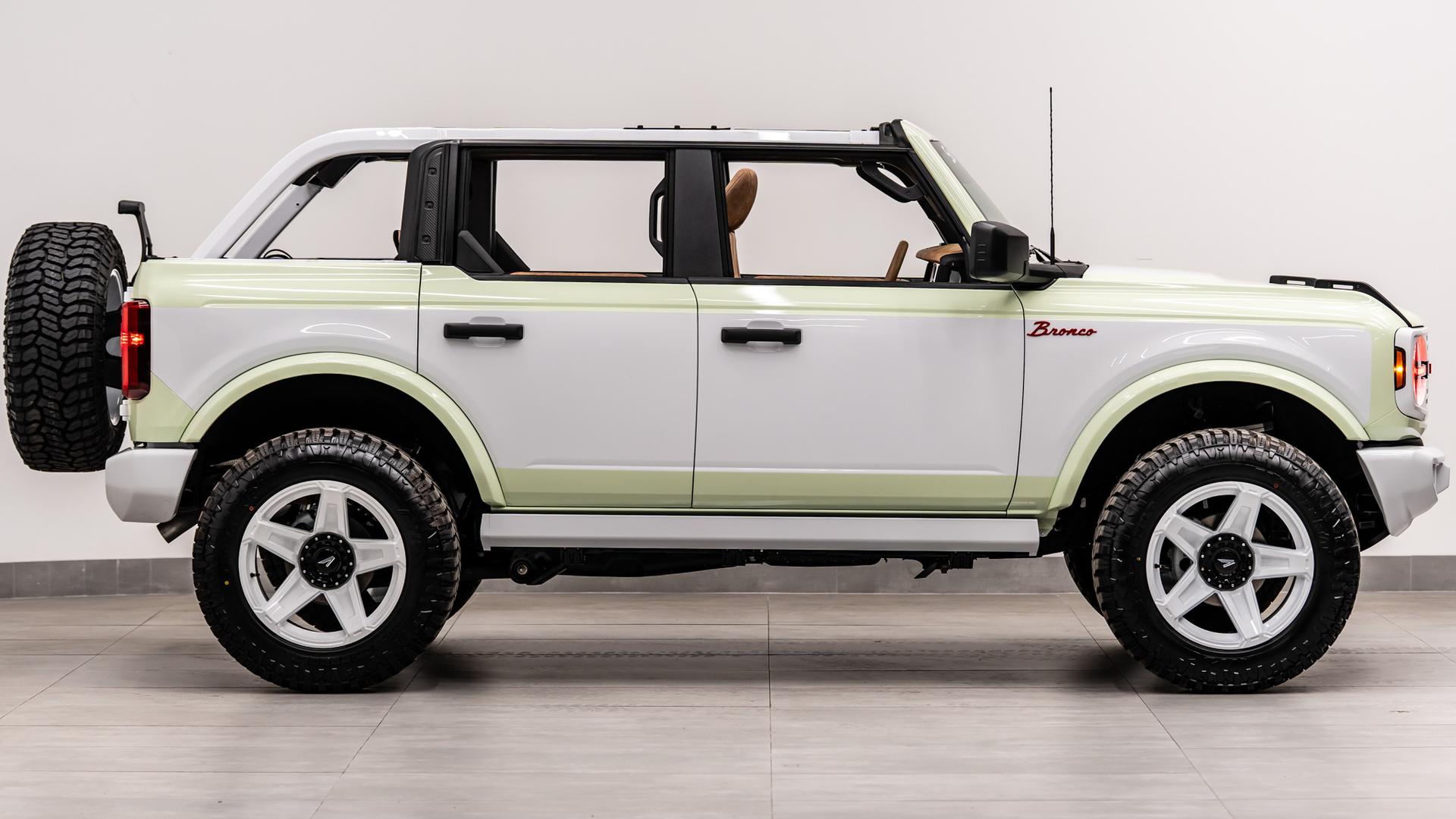 2026 FORD BRONCO 4X4 in Green, photo 20 of 47