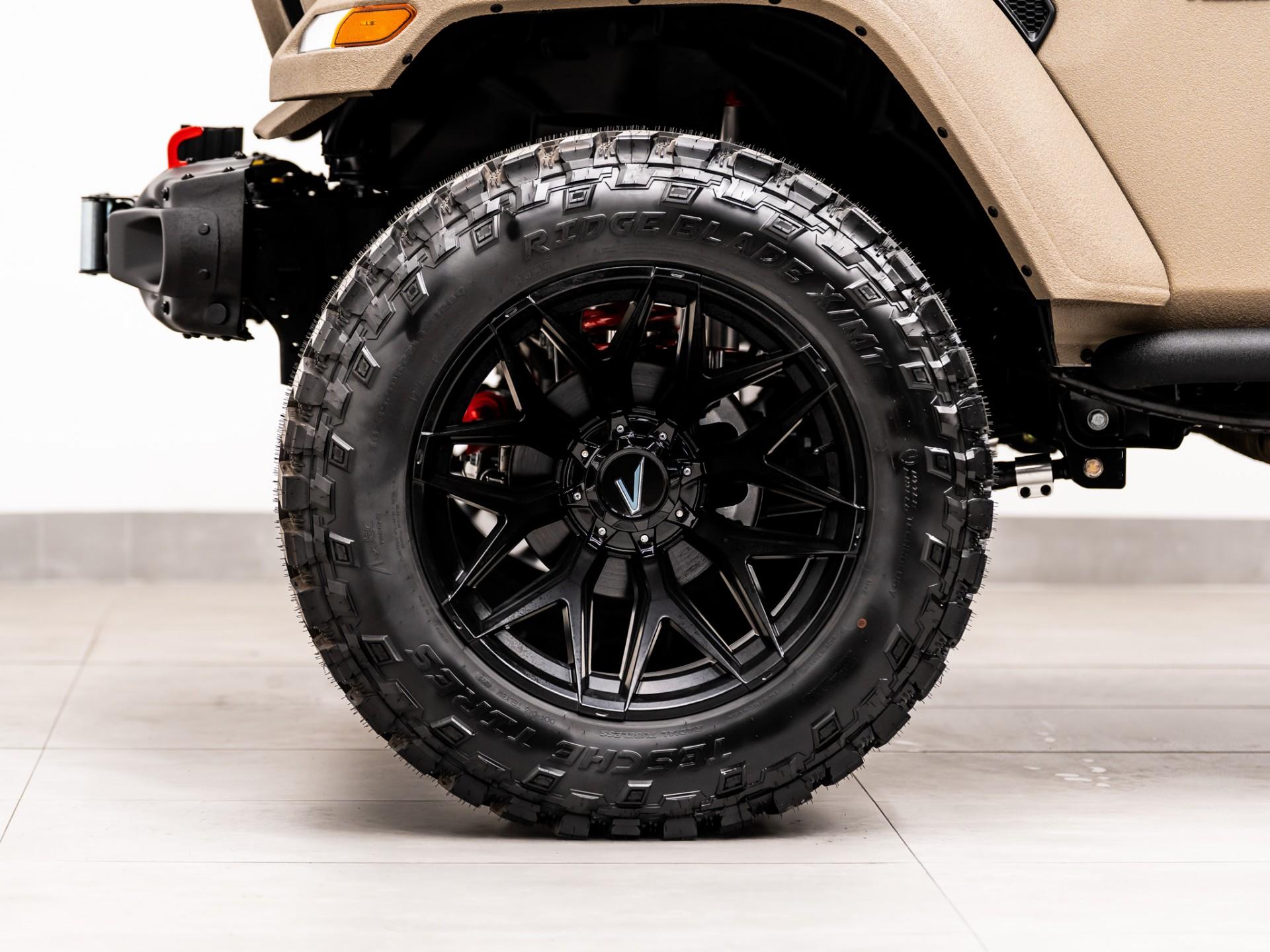 2026 JEEP GLADIATOR 4X4 in Tan, photo 25 of 58