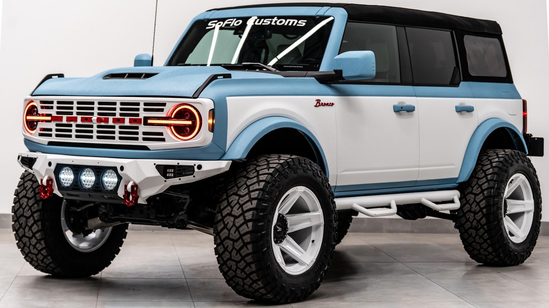 2025 FORD BRONCO 4X4 in Baby Blue, photo 17 of 50