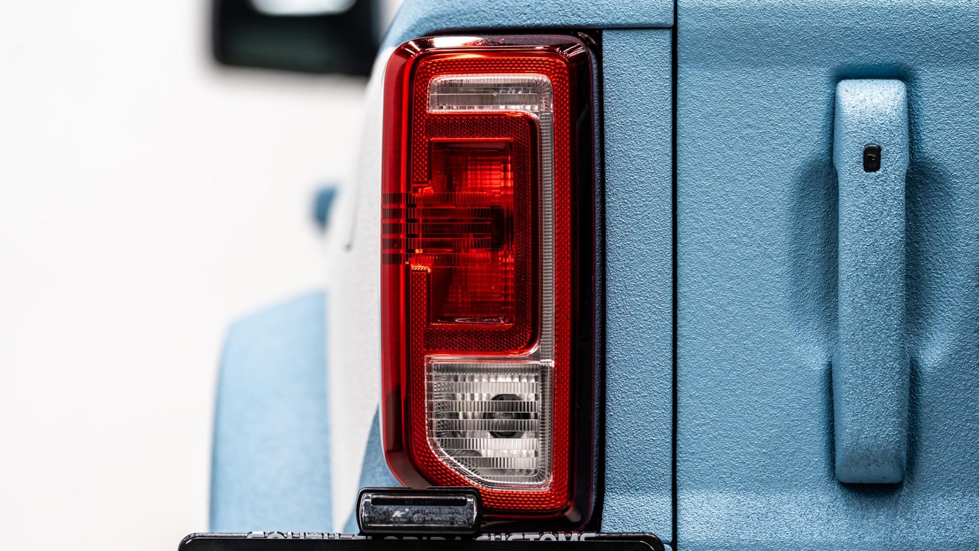 2025 FORD BRONCO 4X4 in Baby Blue, photo 10 of 50