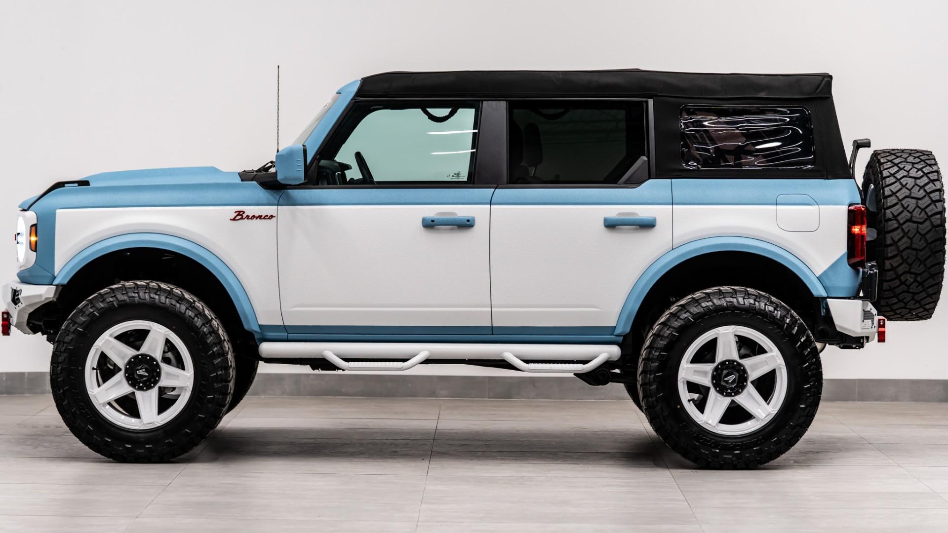 2025 FORD BRONCO 4X4 in Baby Blue, photo 14 of 50