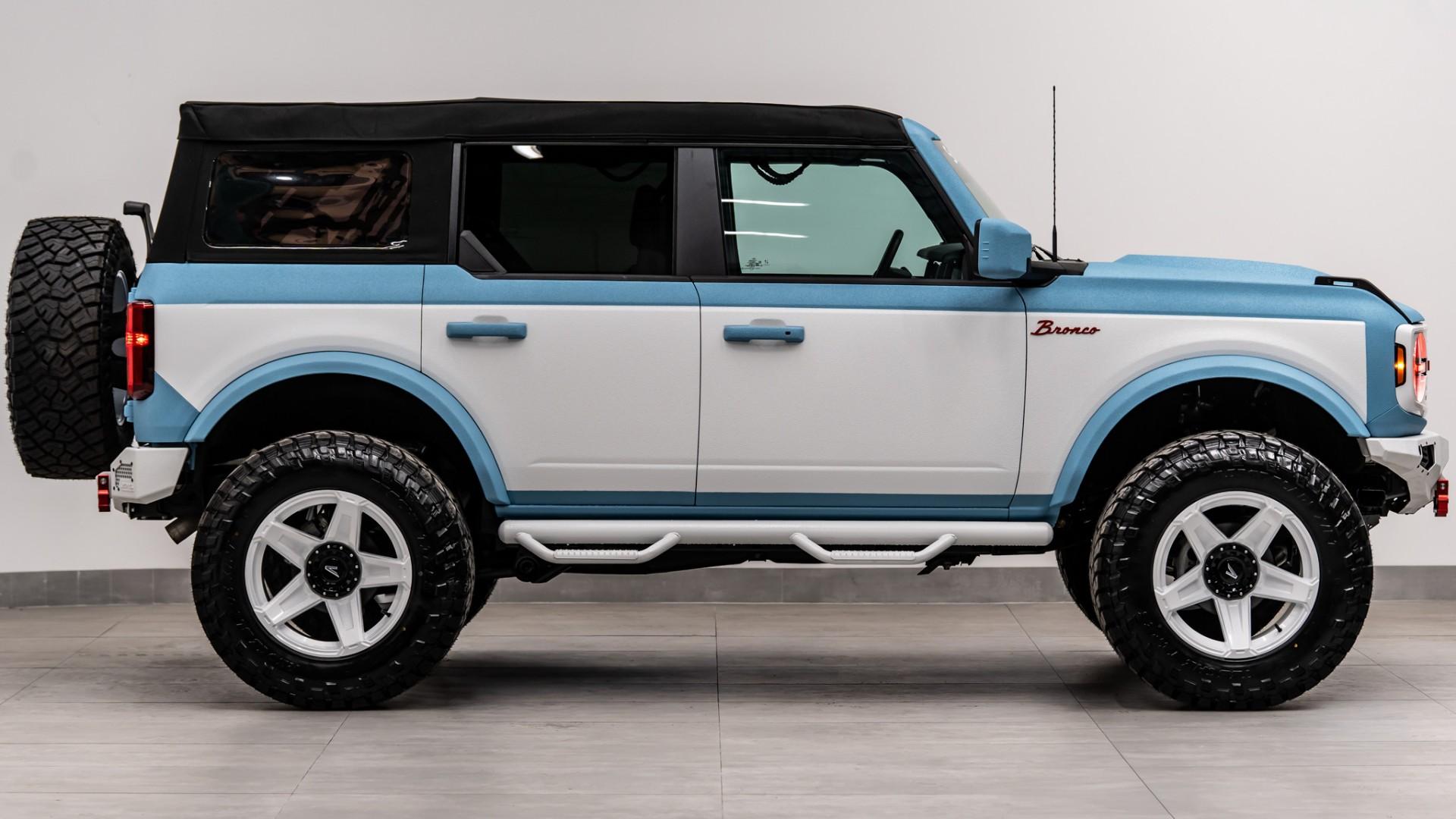 2025 FORD BRONCO 4X4 in Baby Blue, photo 7 of 50
