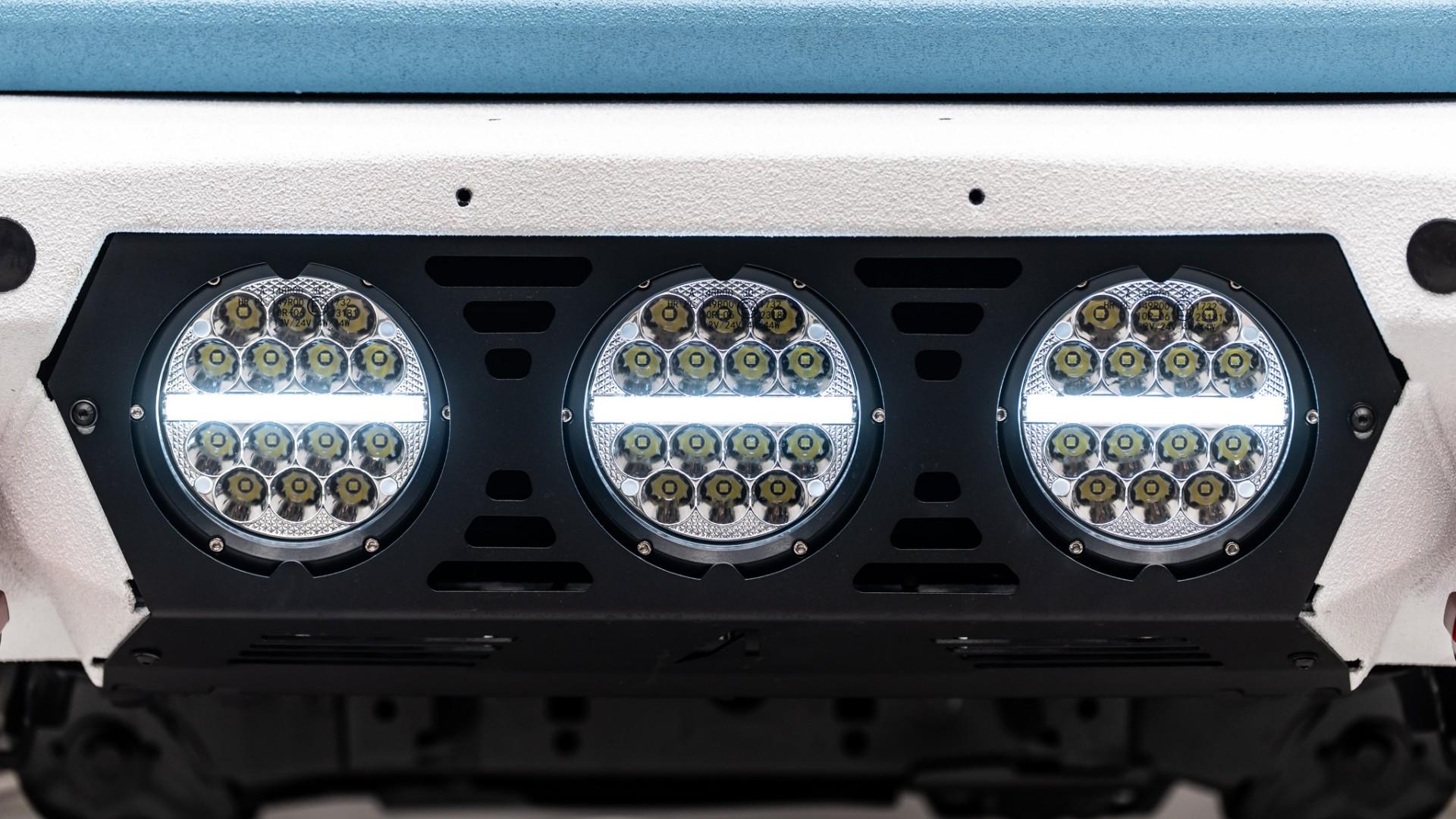 2025 FORD BRONCO 4X4 in Baby Blue, photo 20 of 50