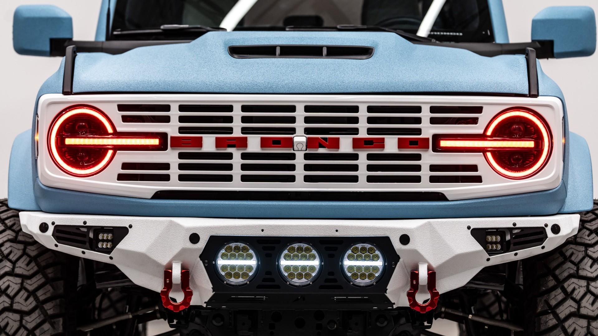 2025 FORD BRONCO 4X4 in Baby Blue, photo 18 of 50
