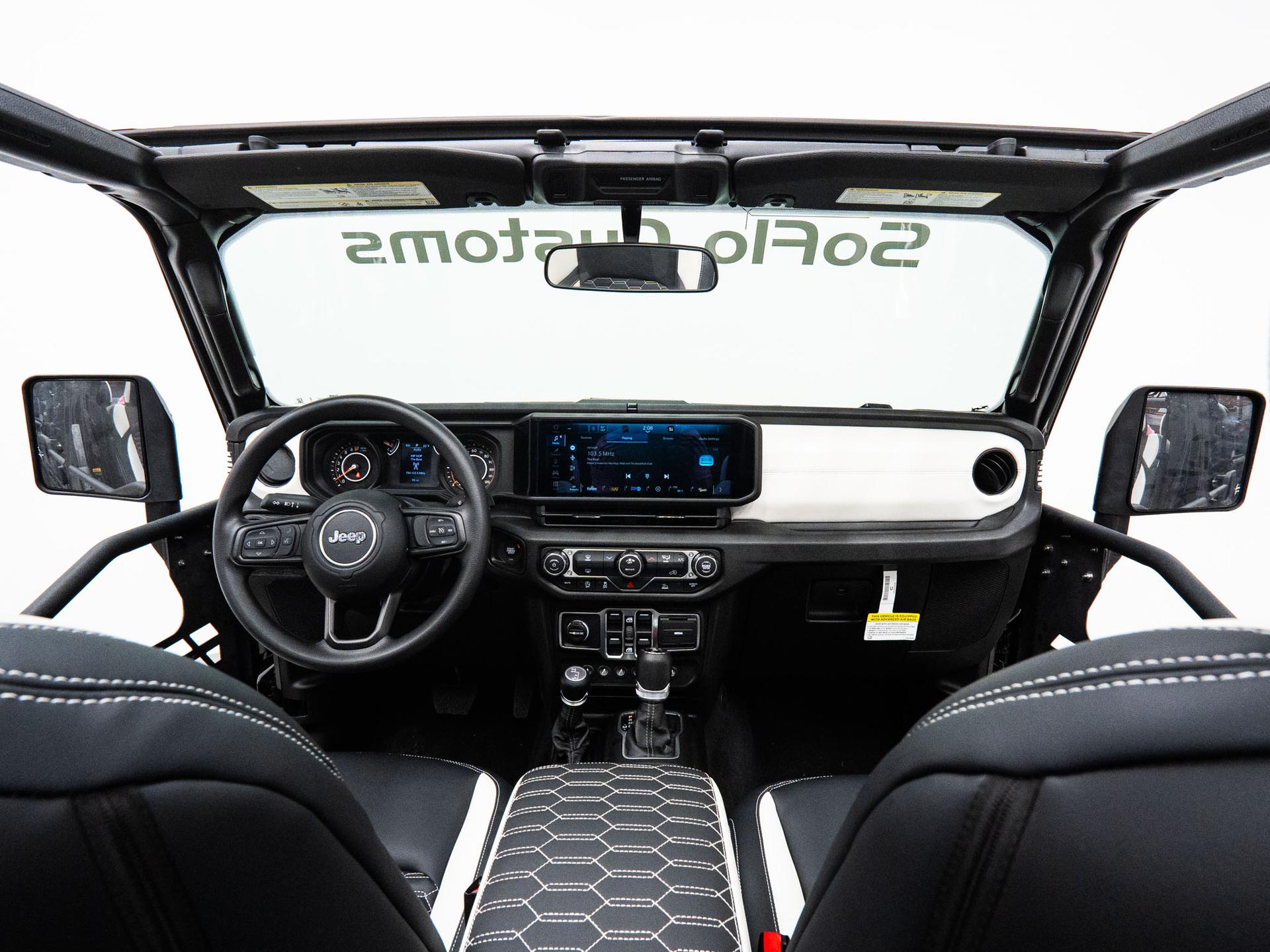 2026 JEEP GLADIATOR 4X4 in Black Clearcoat, photo 31 of 57