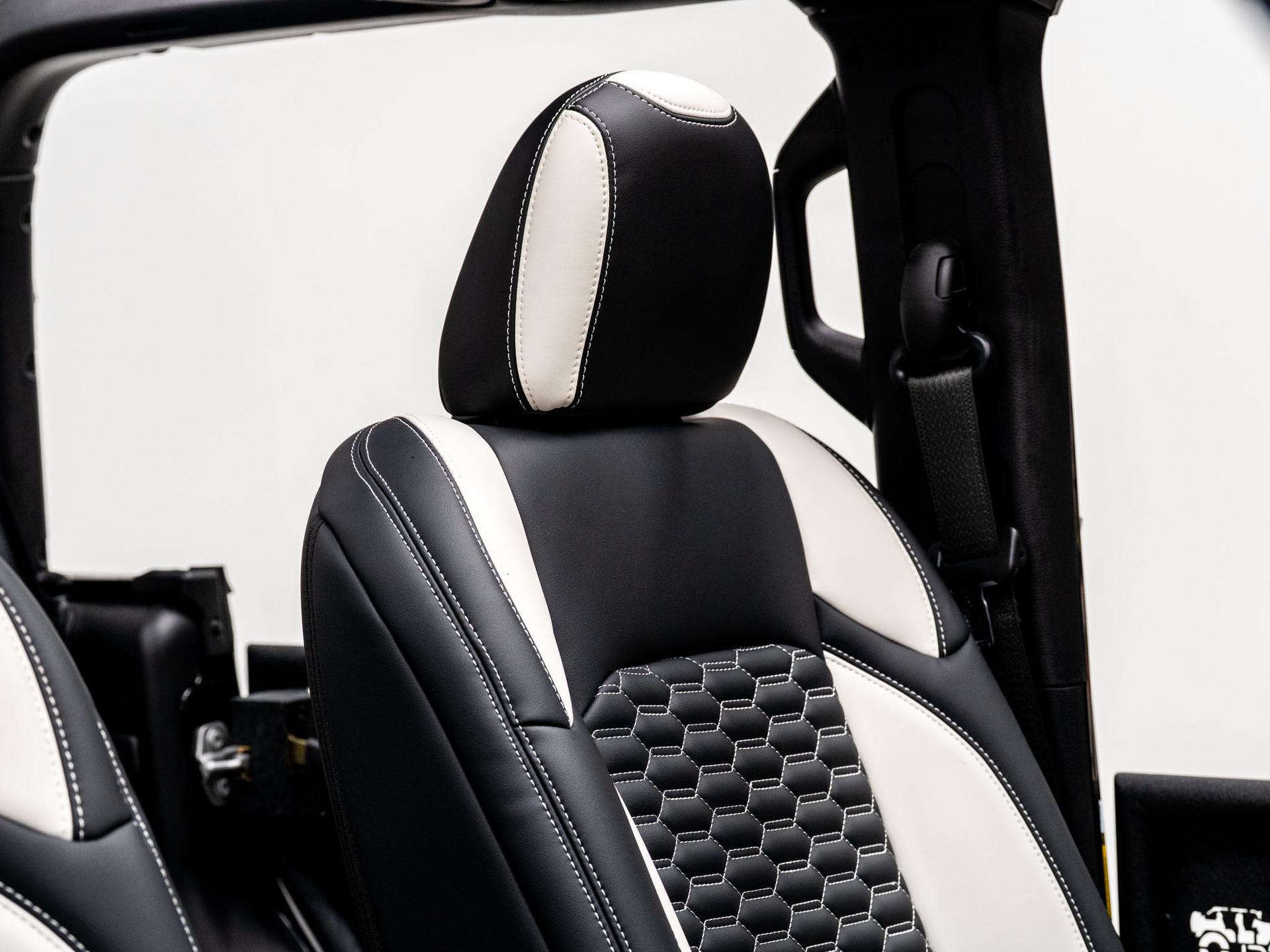 2026 JEEP GLADIATOR 4X4 in Black Clearcoat, photo 40 of 57