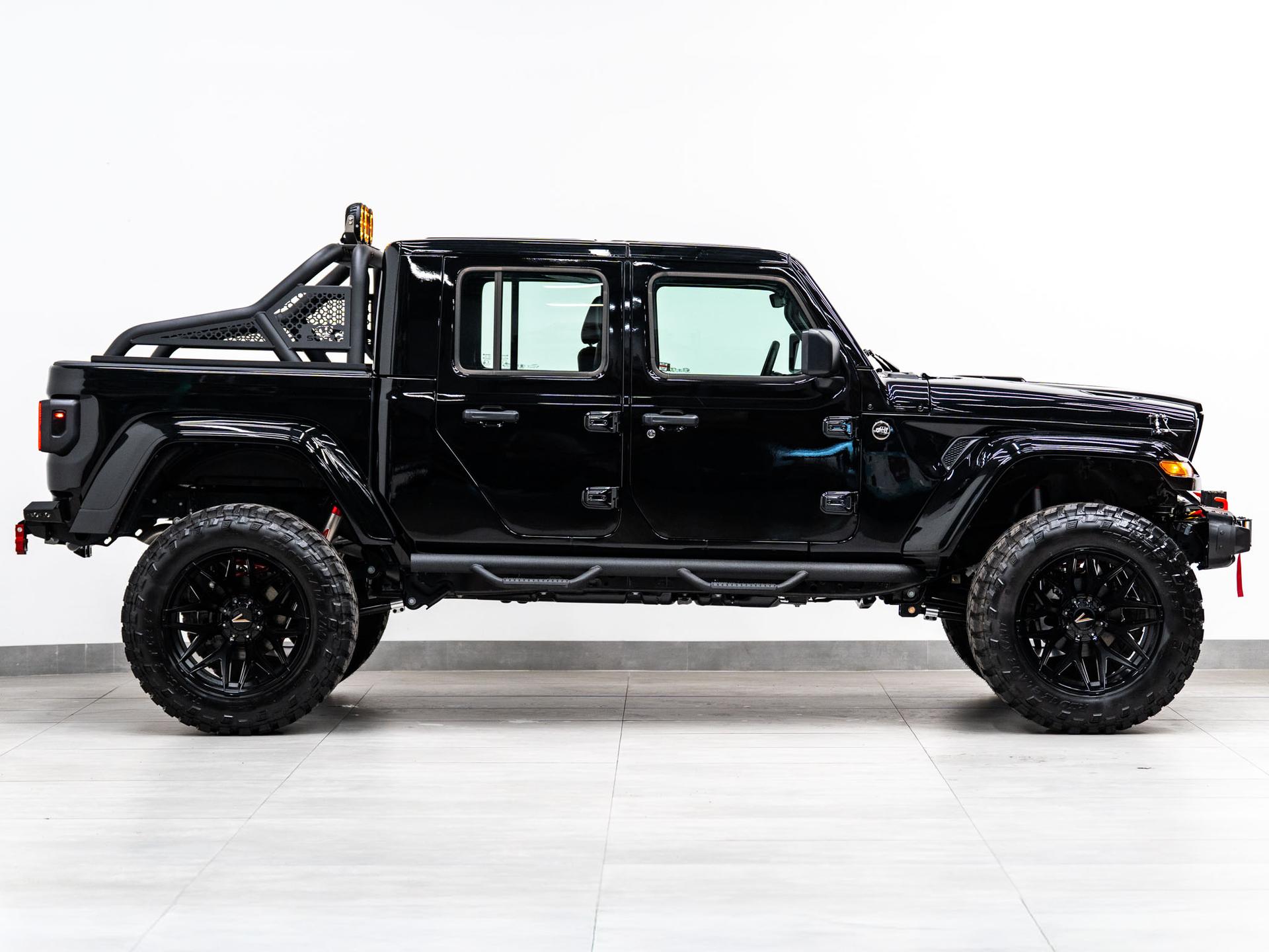 2026 JEEP GLADIATOR 4X4 in Black Clearcoat, photo 7 of 57