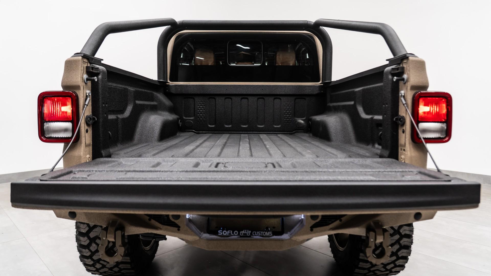 2026 JEEP GLADIATOR 4X4 in Tan, photo 12 of 57
