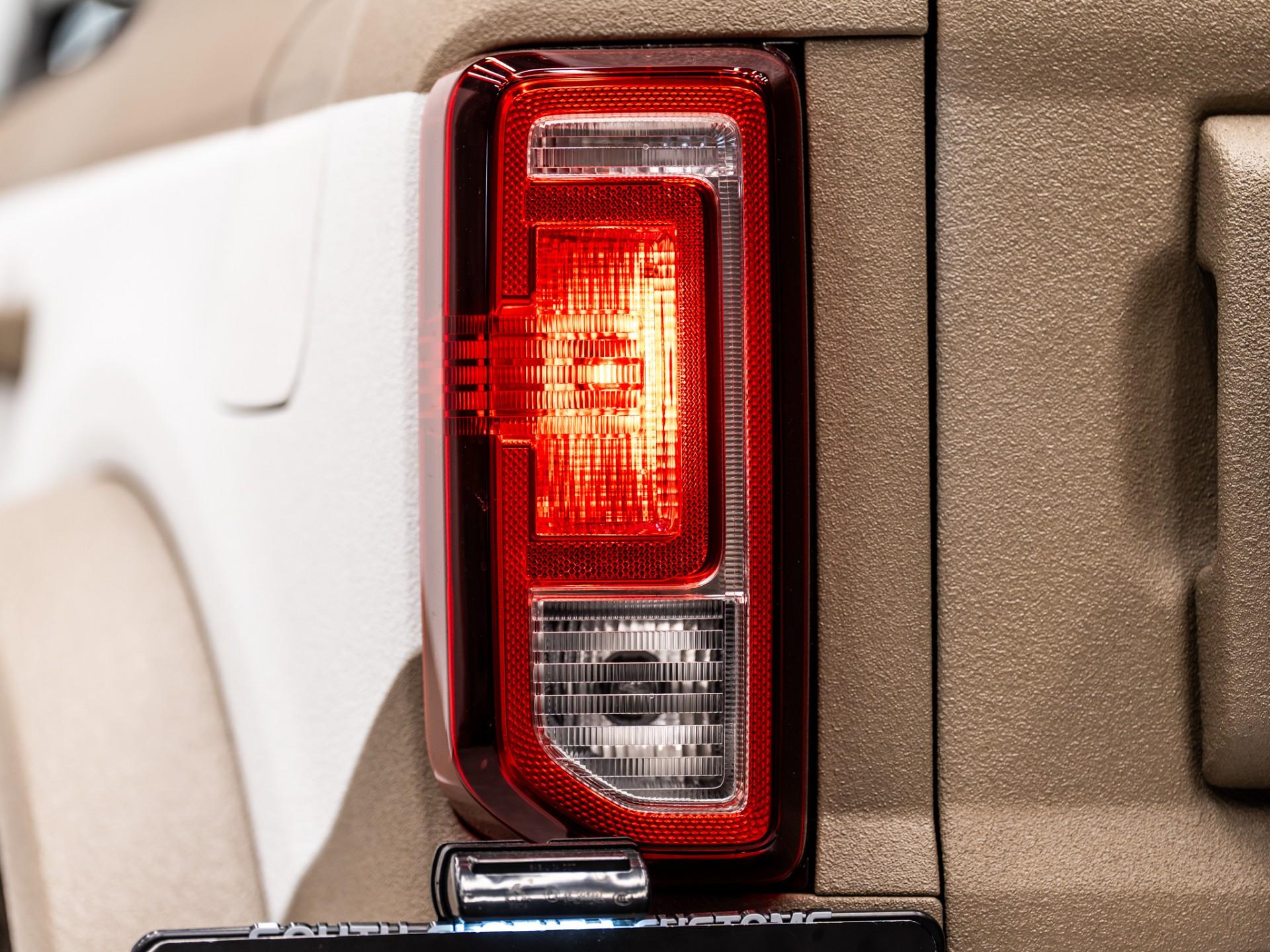 2026 FORD BRONCO 4X4 in Tan, photo 12 of 54