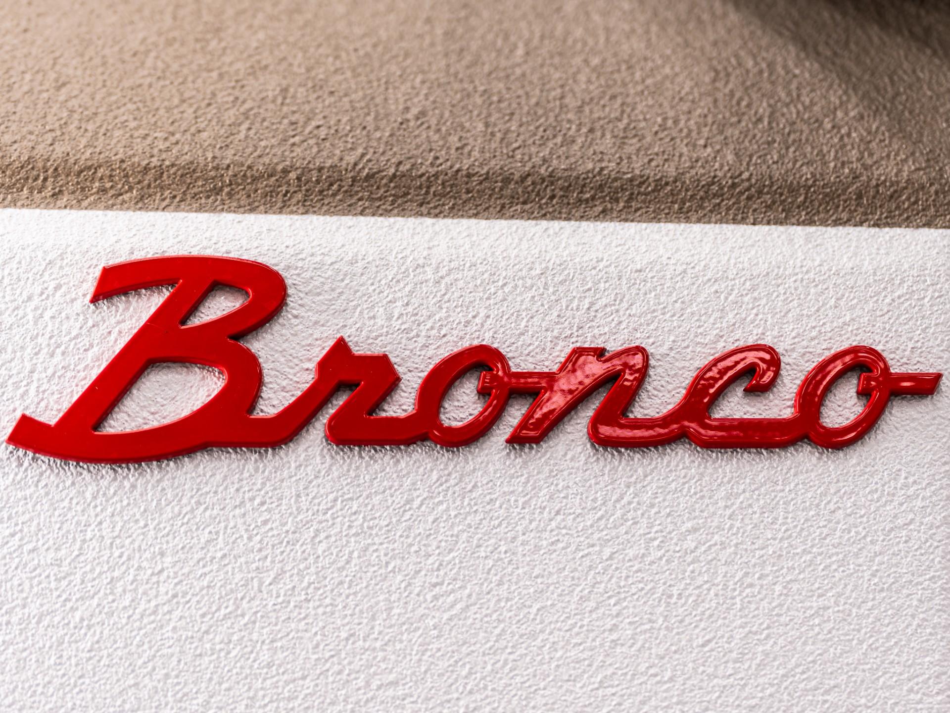 2026 FORD BRONCO 4X4 in Tan, photo 21 of 54