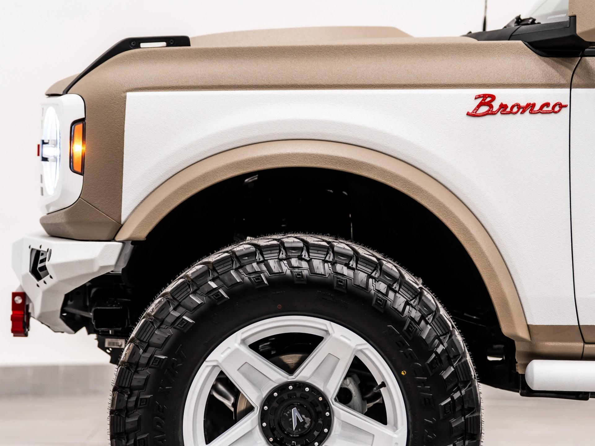 2026 FORD BRONCO 4X4 in Tan, photo 20 of 54