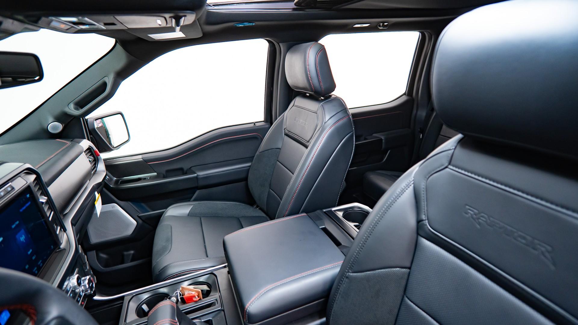 2025 FORD F-150 RAPTOR in Agate Black Metallic, photo 34 of 46