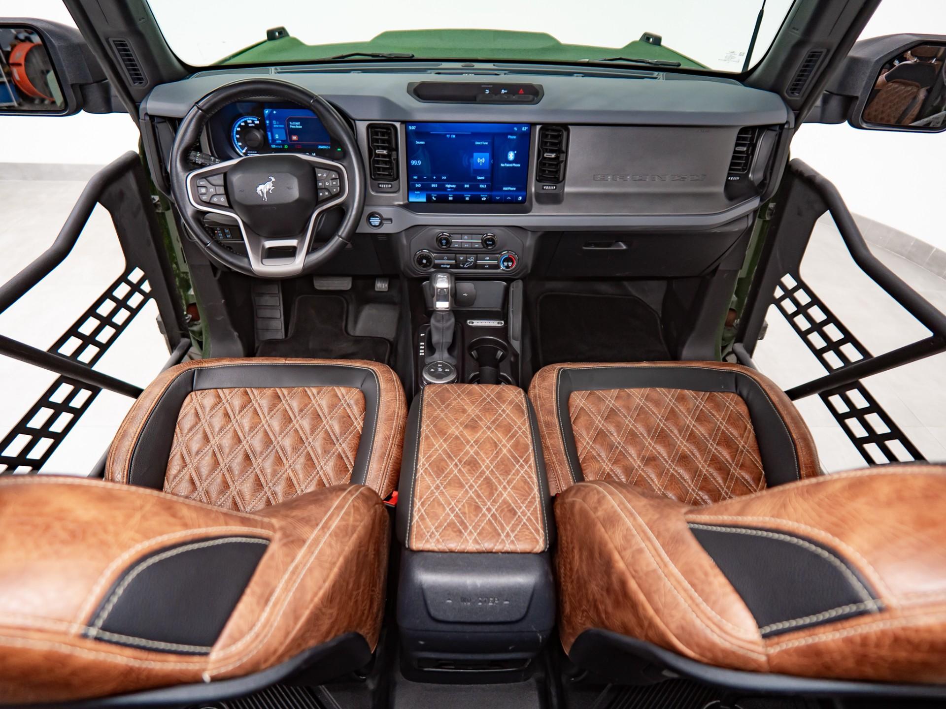 2024 FORD BRONCO 4X4 in Green, photo 3 of 53