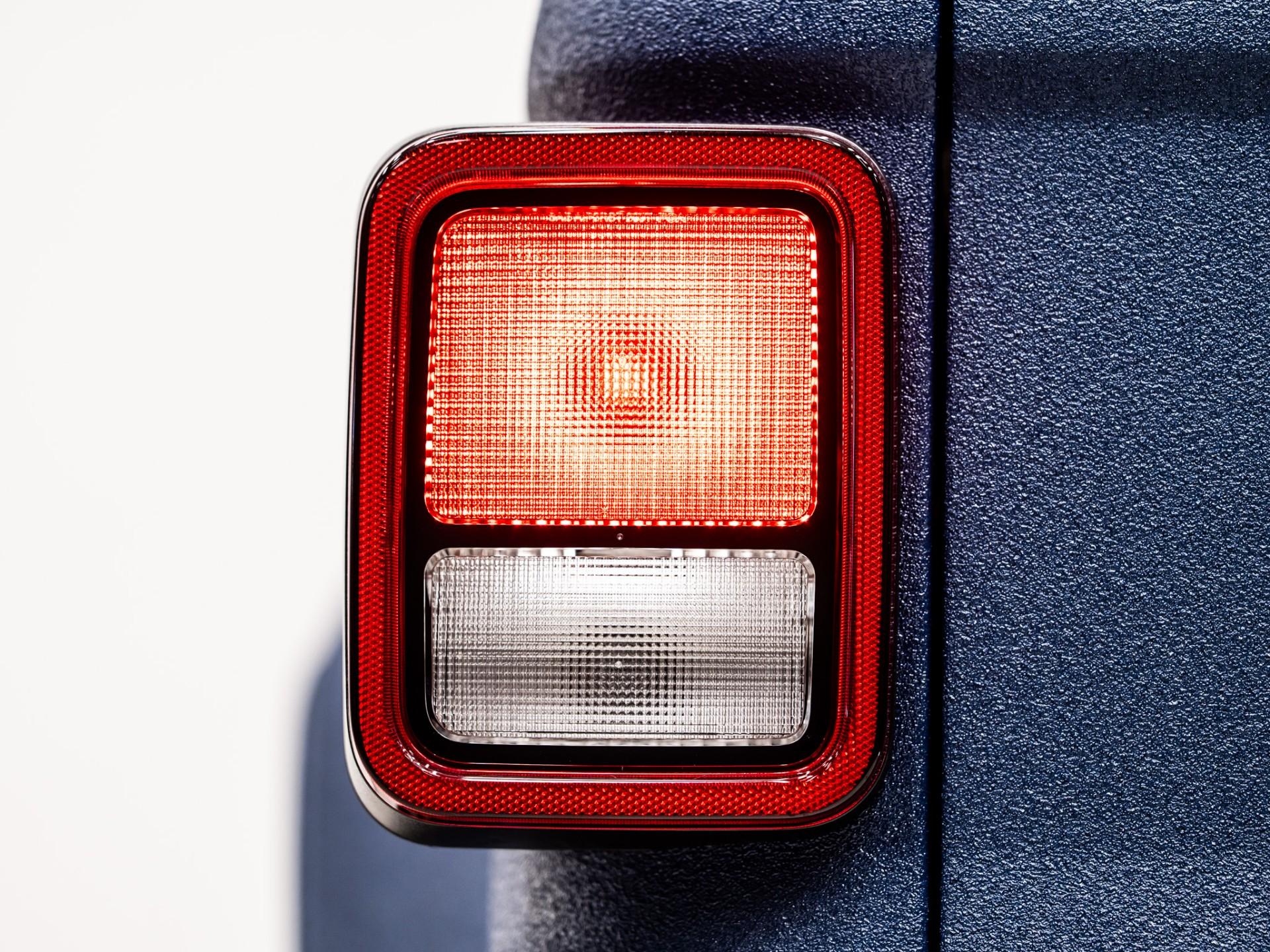 2026 JEEP GLADIATOR 4X4 in Navy, photo 17 of 50