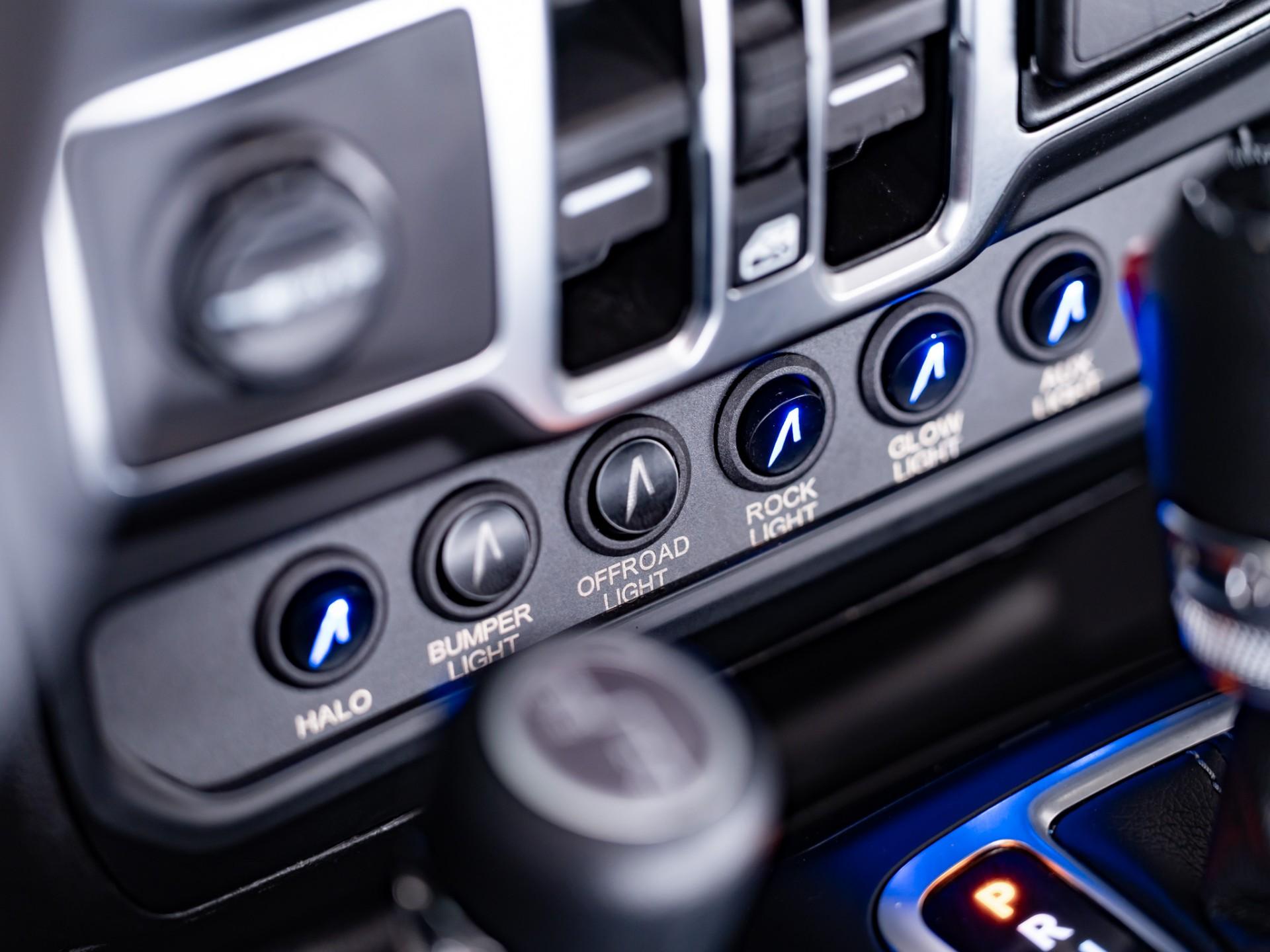 2026 JEEP GLADIATOR 4X4 in Navy, photo 47 of 50