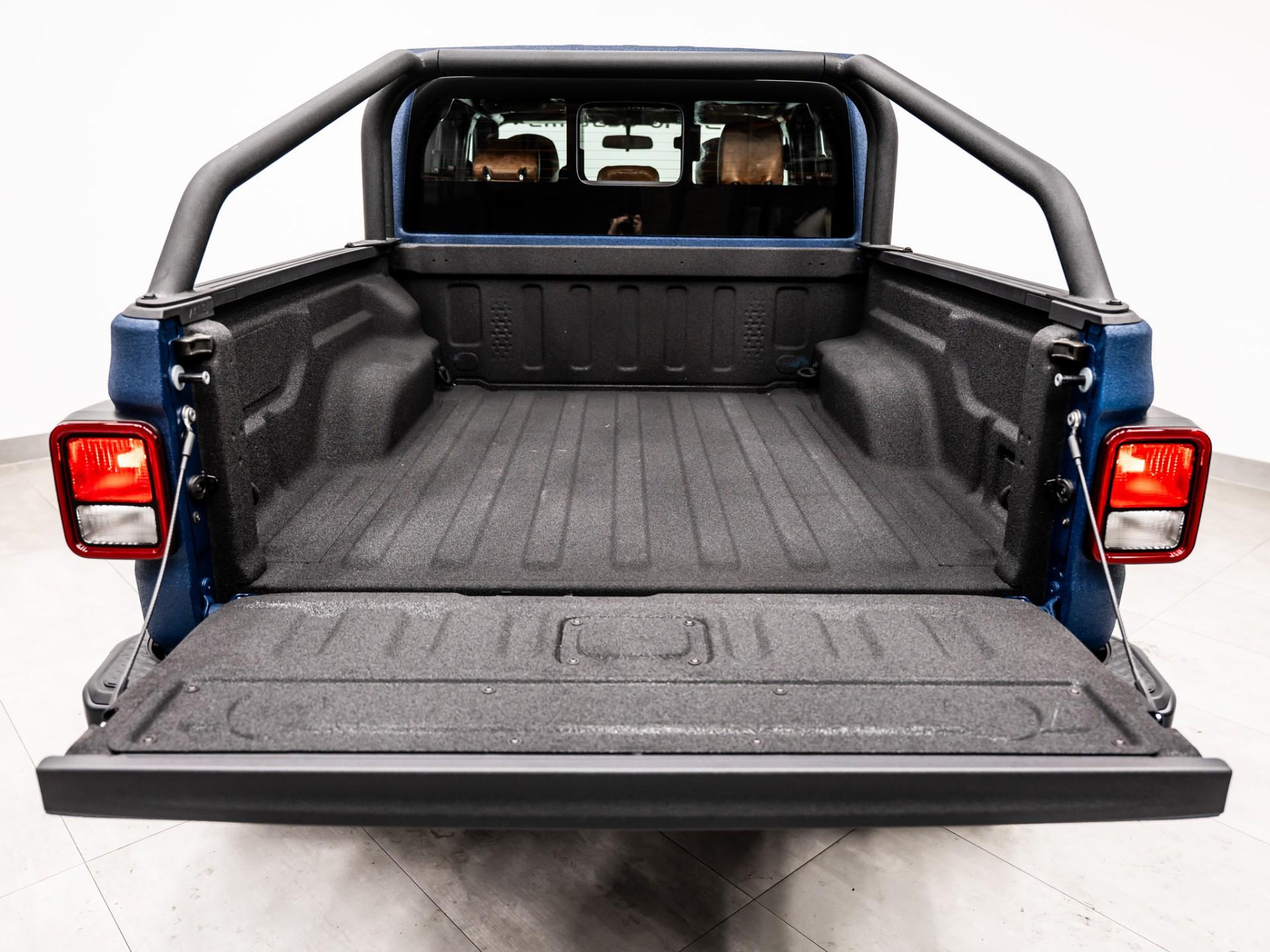 2026 JEEP GLADIATOR 4X4 in Navy, photo 15 of 50