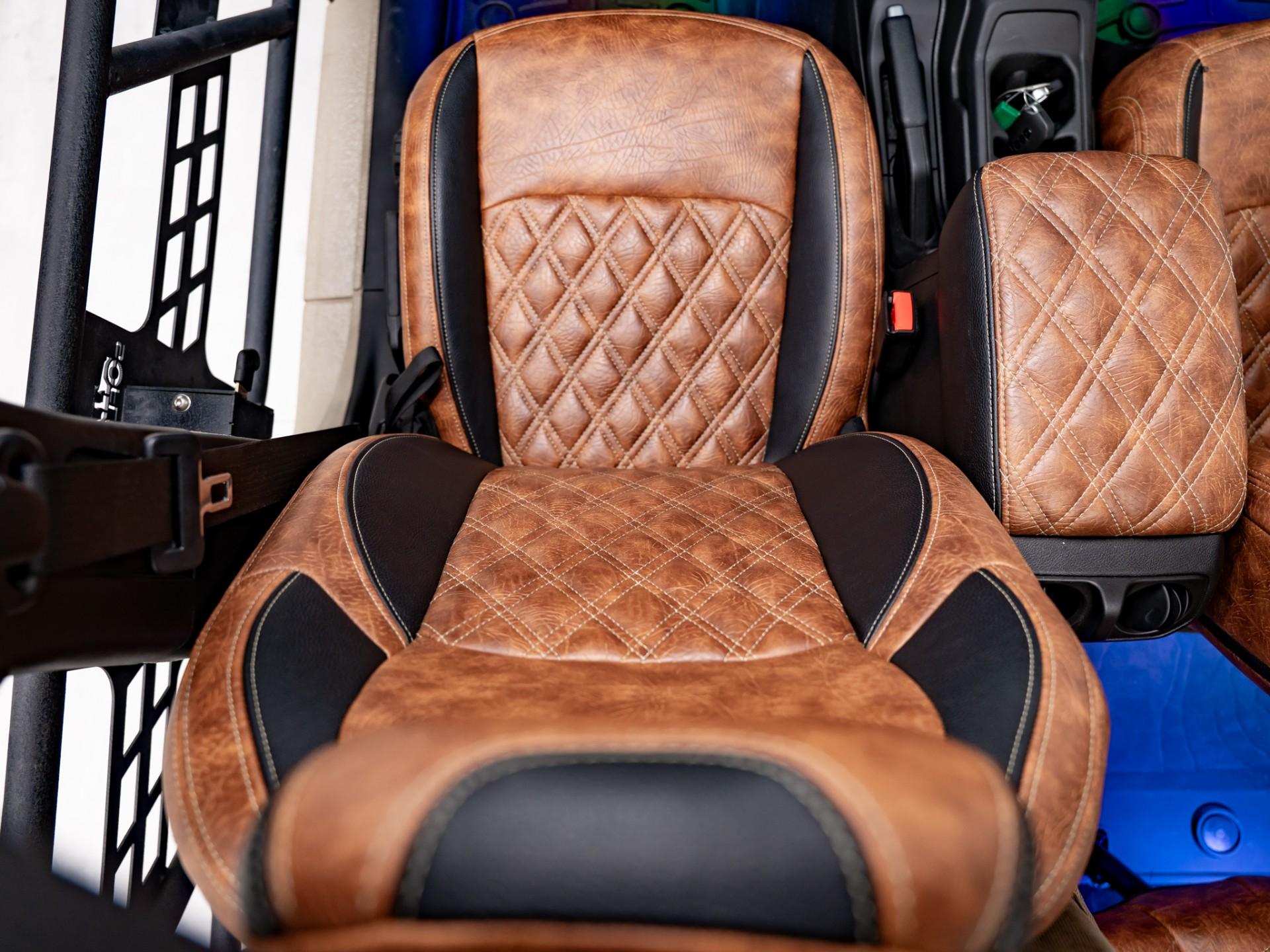 2026 JEEP WRANGLER 4X4 in tan, photo 35 of 54