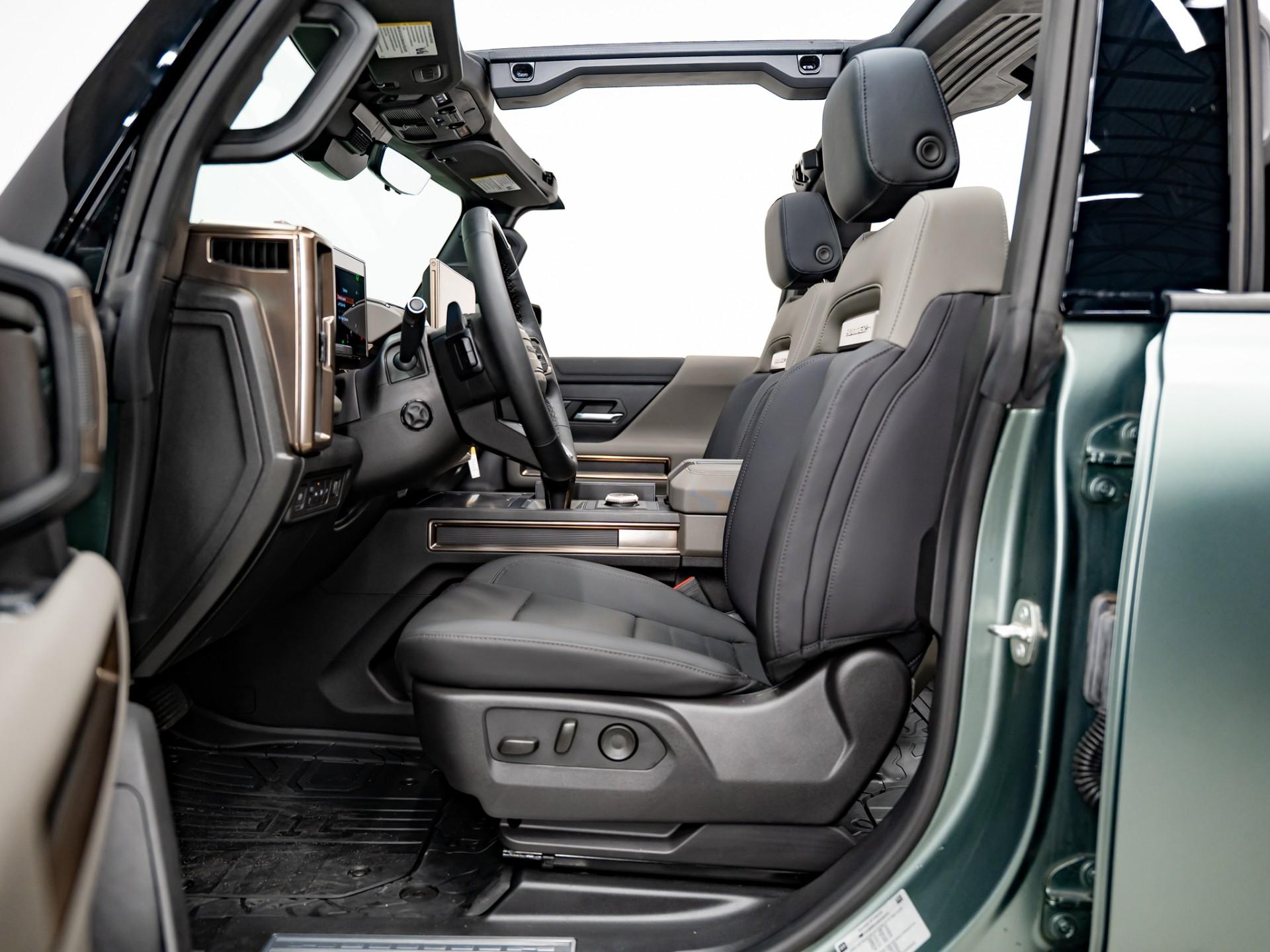 2024 GMC HUMMER EV 3X in Moonshot Green Matte, photo 26 of 60
