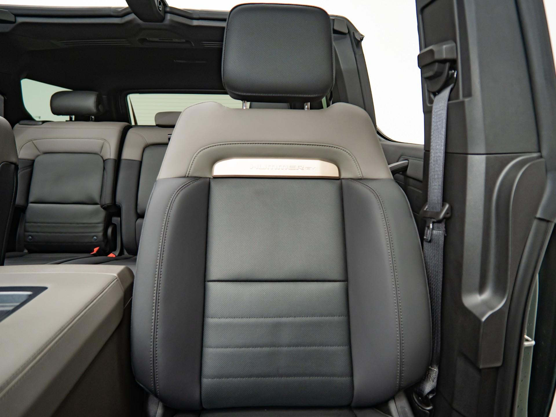 2024 GMC HUMMER EV 3X in Moonshot Green Matte, photo 34 of 60